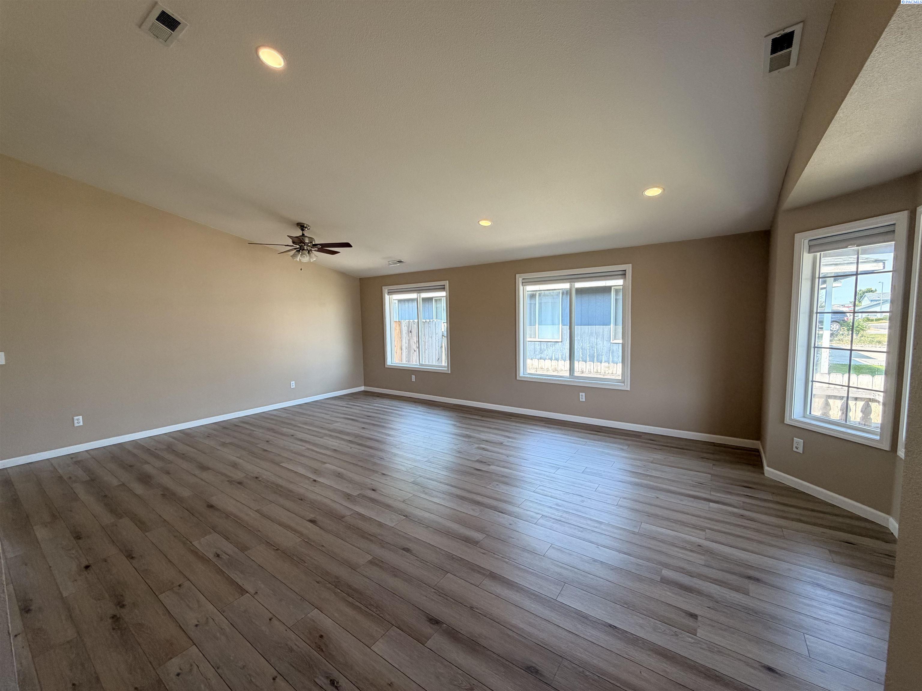 6604 Gehrig Dr, Pasco, WA 99301