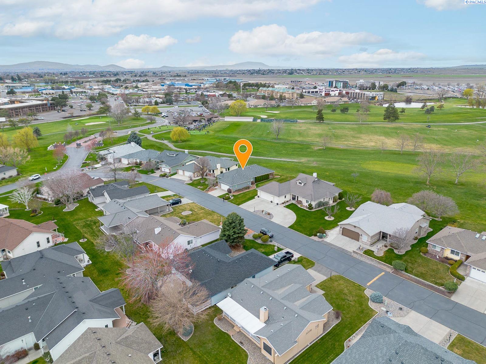 127 Willow Cir, Pasco, WA 99301