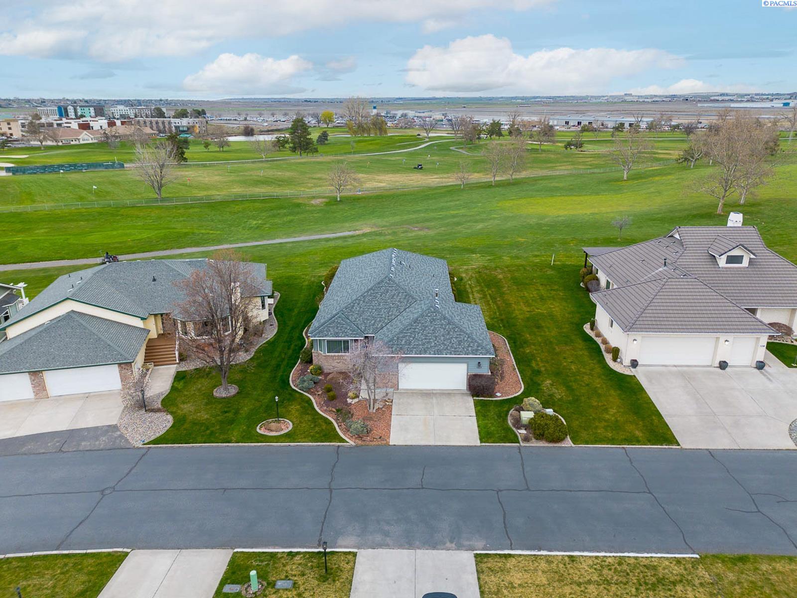 127 Willow Cir, Pasco, WA 99301