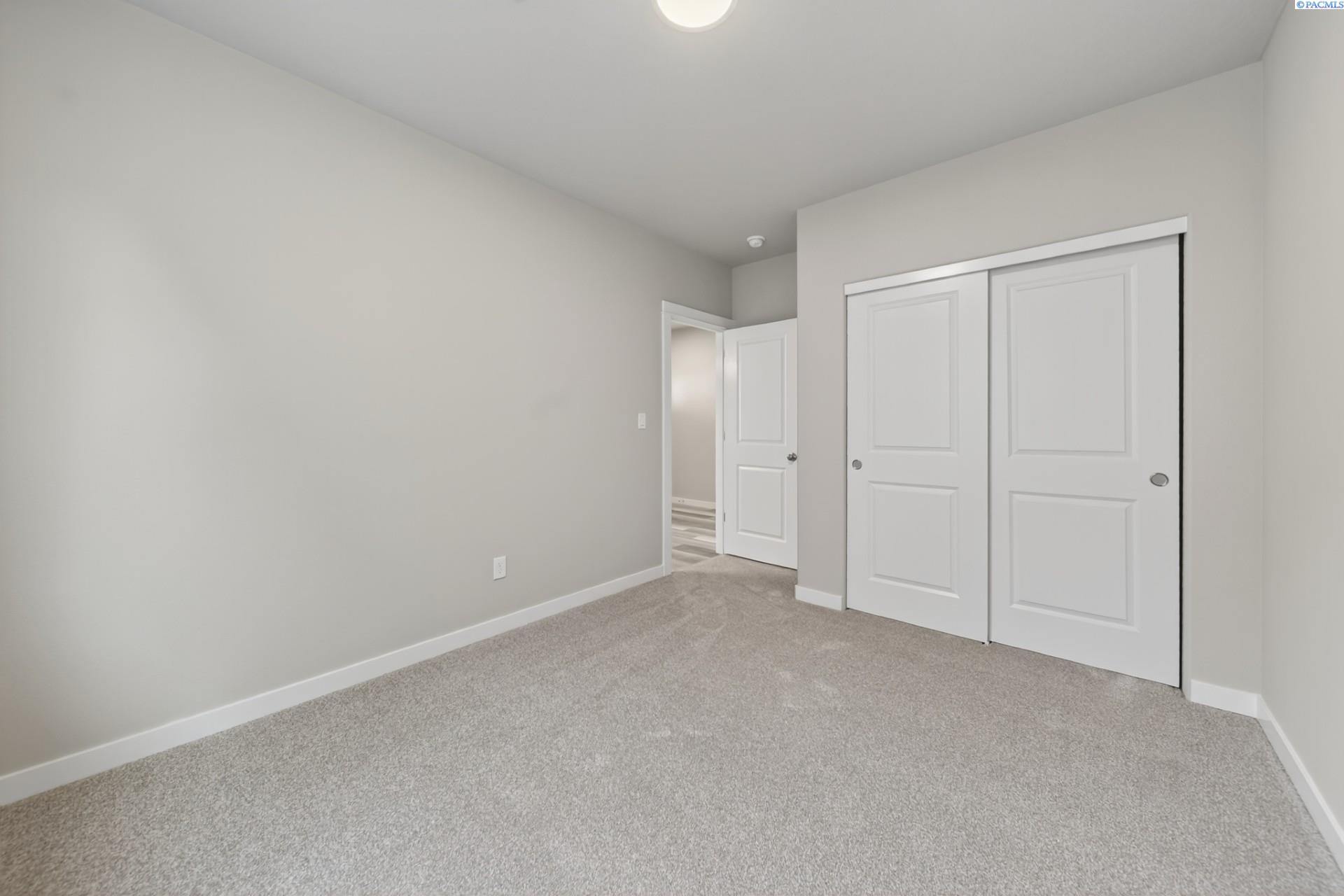 3705 Stonecap St, Richland, WA 99352