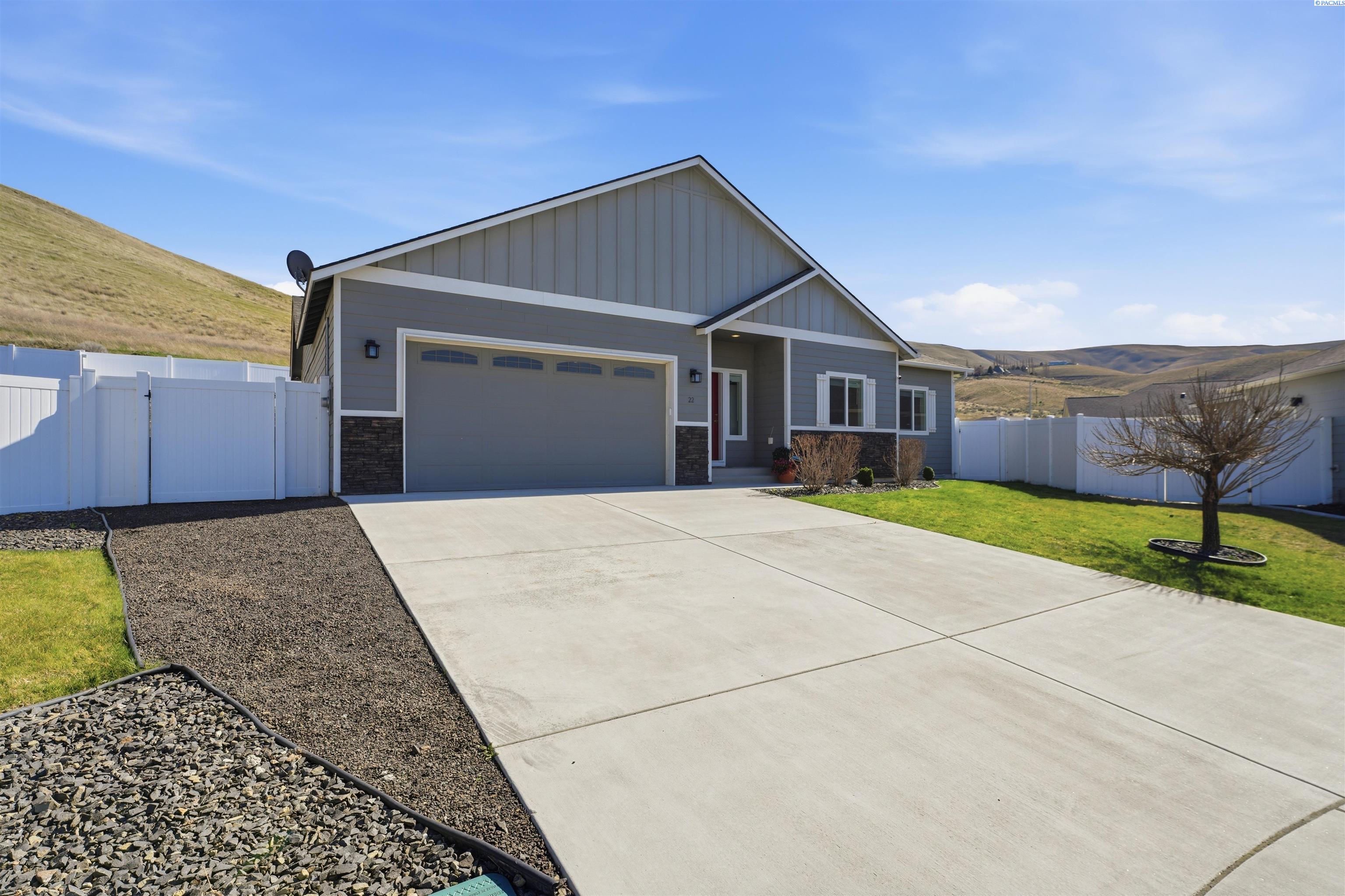 22 Molly Rose Ct, Prosser, WA 99350