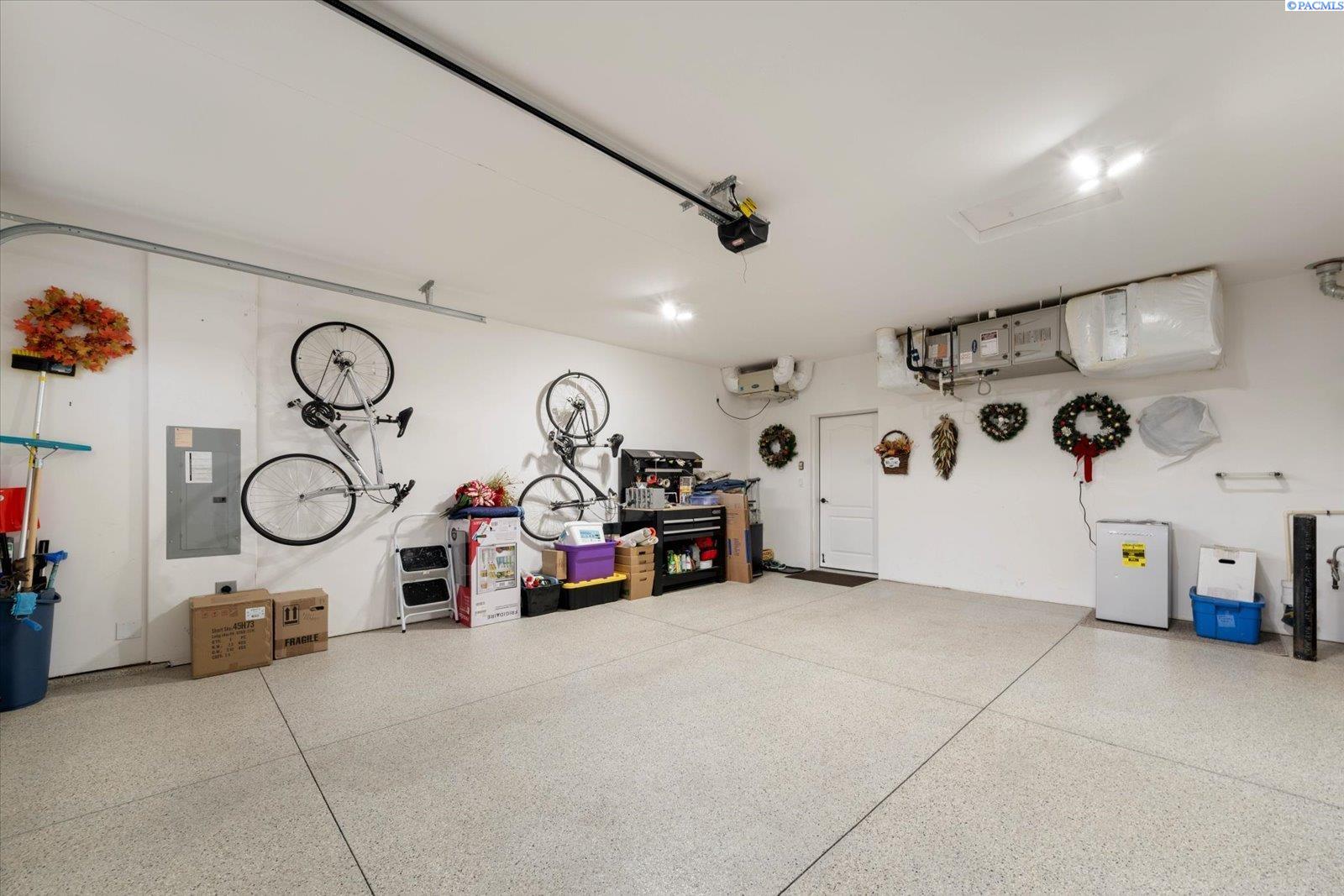 9309 Majestia Ln, Pasco, WA 99301