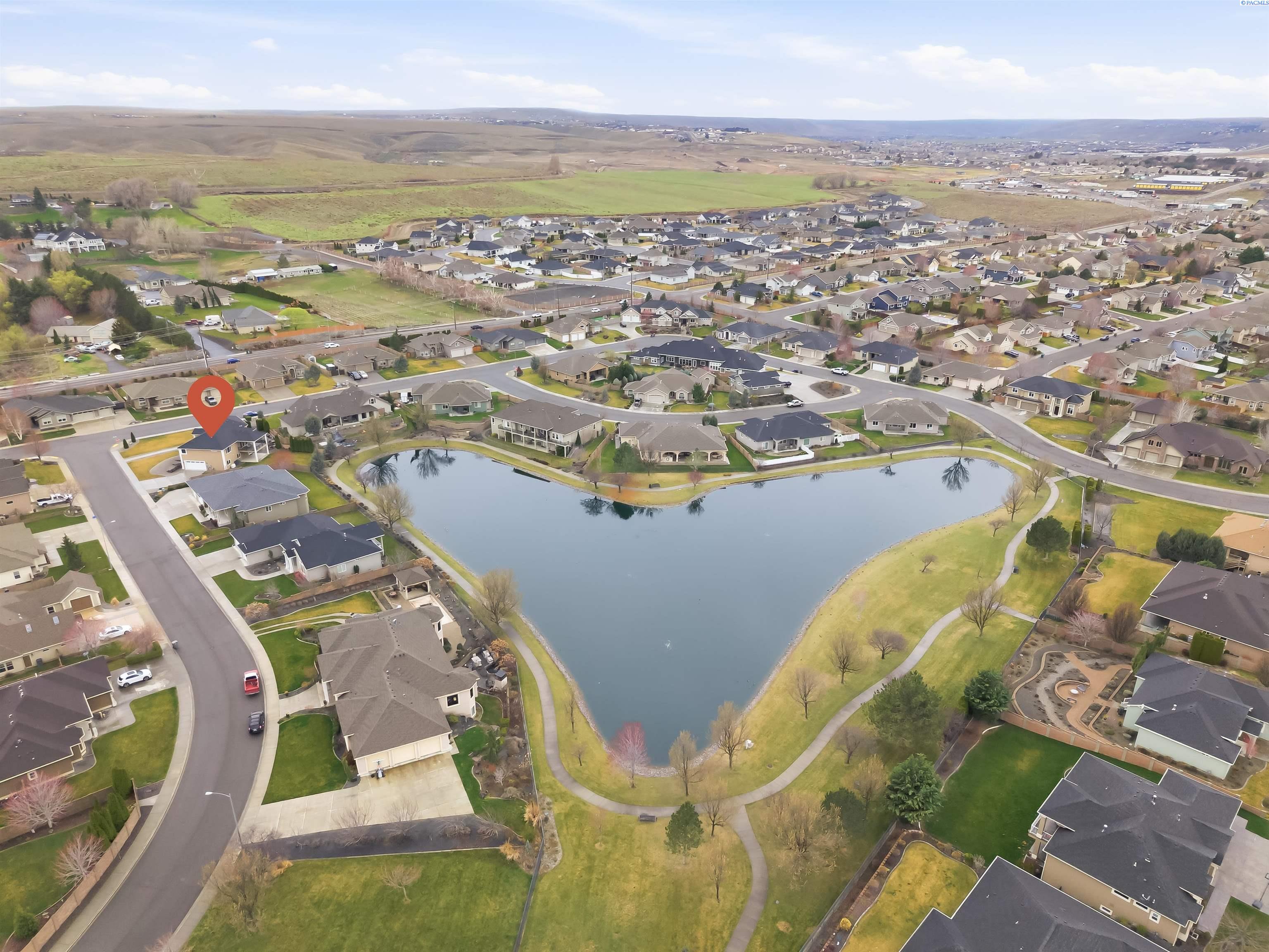 662 S Hawaii Pl, Kennewick, WA 99336