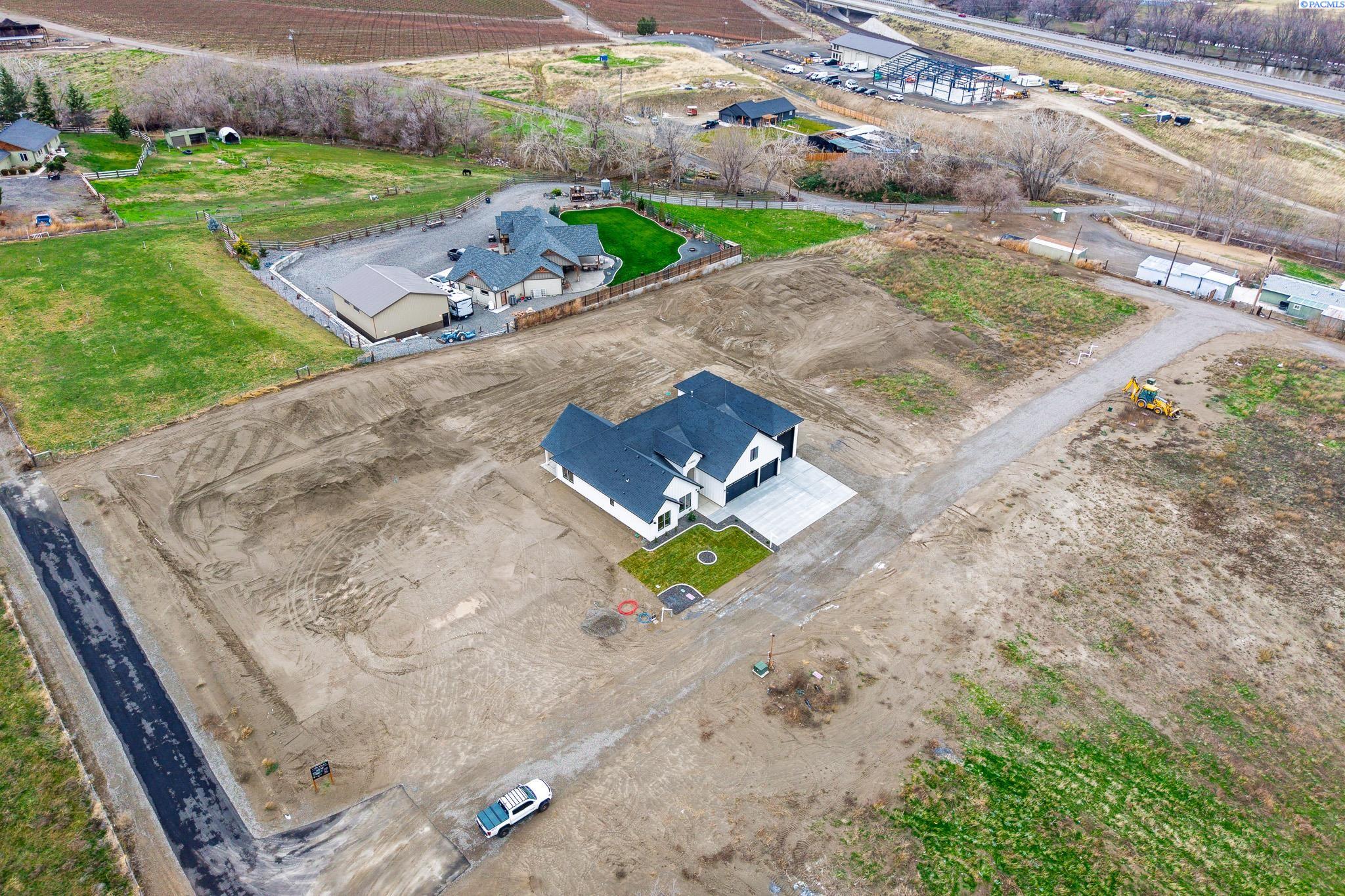 6622 2nd St, Benton City, WA 99320