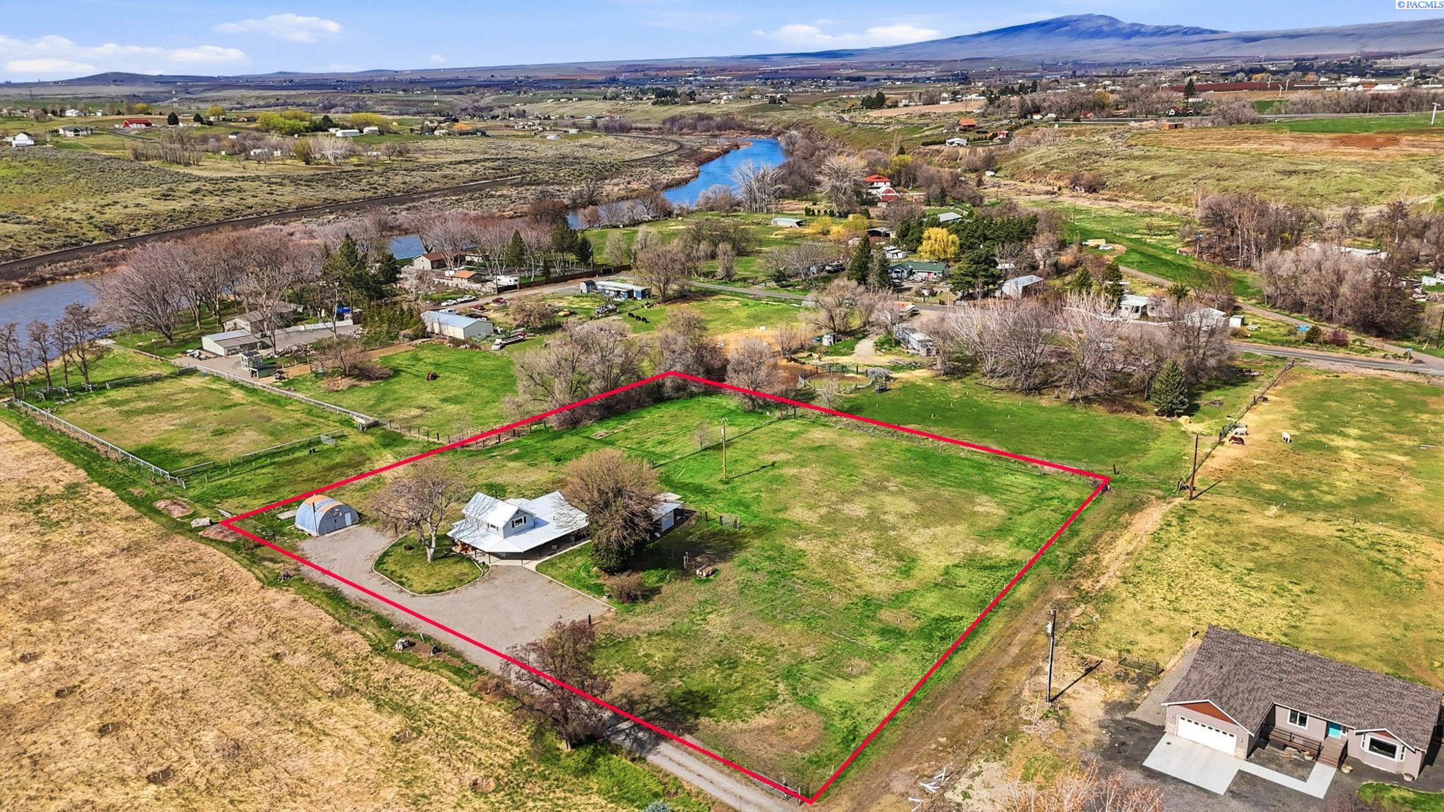 5204 Neyens Rd, Benton City, WA 99320