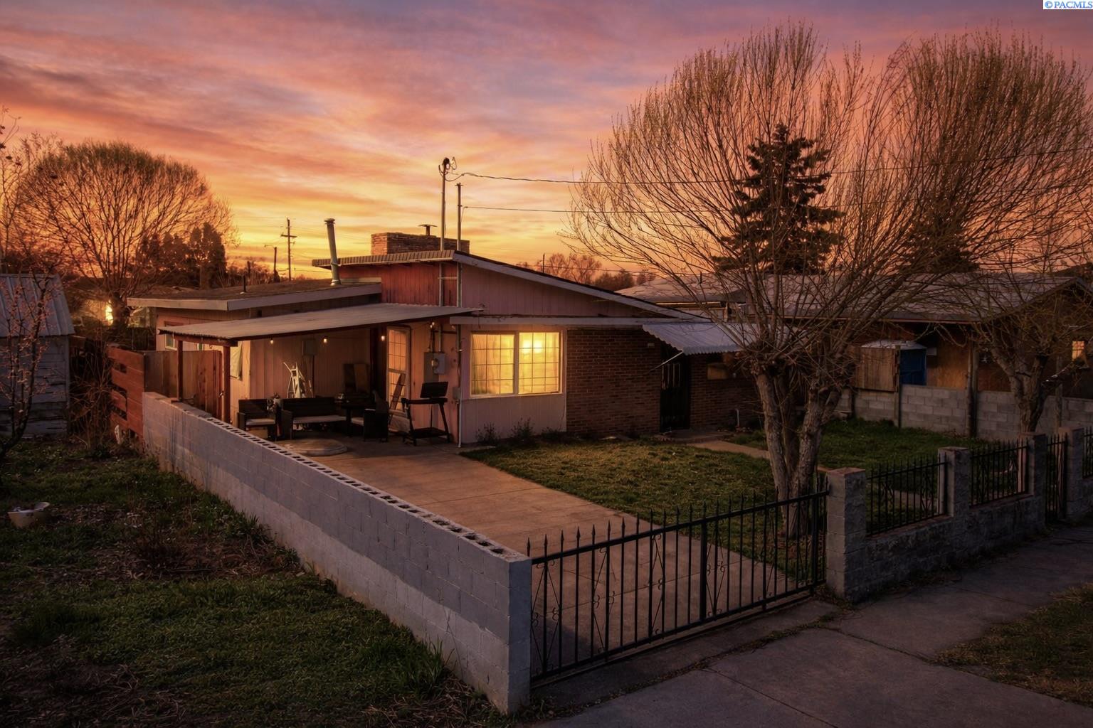 203 N Hawthorne St., Toppenish WA 98948