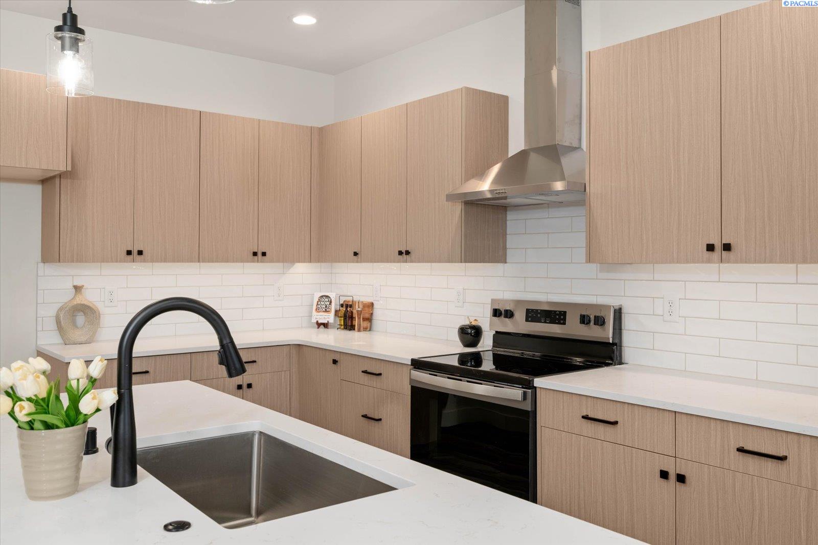 1102 Fairhaven Loop #34, Richland, WA 99352