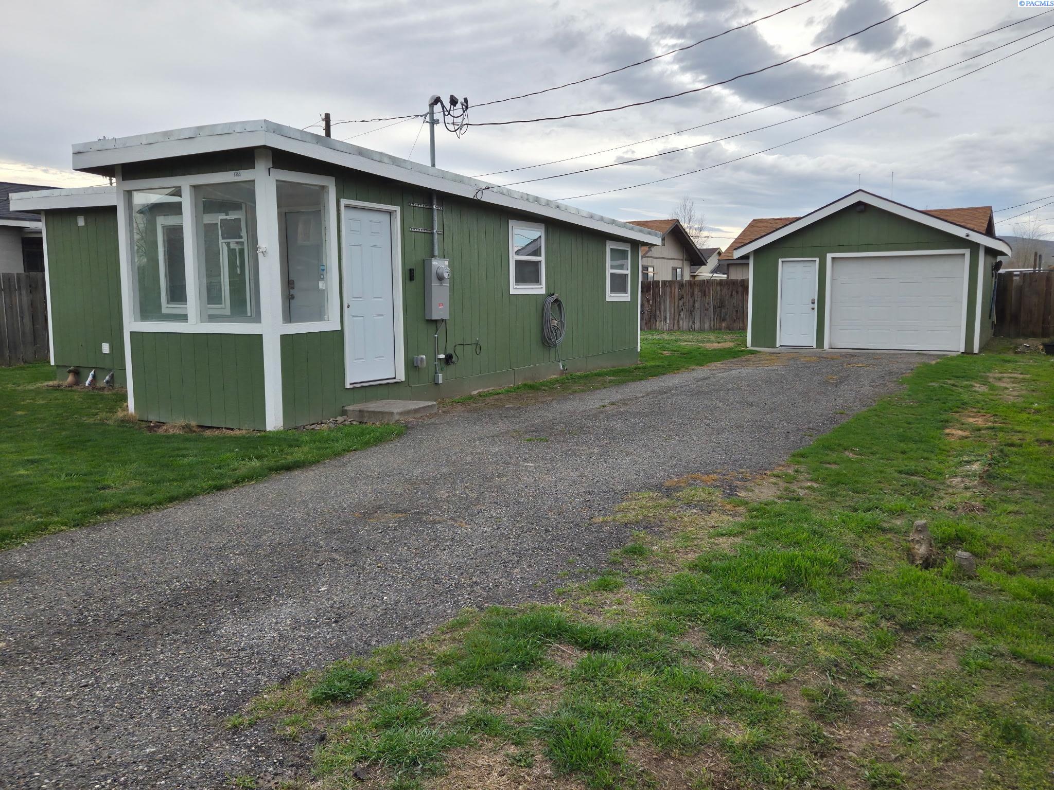 1355 Georgia Ave, Richland, WA 99352