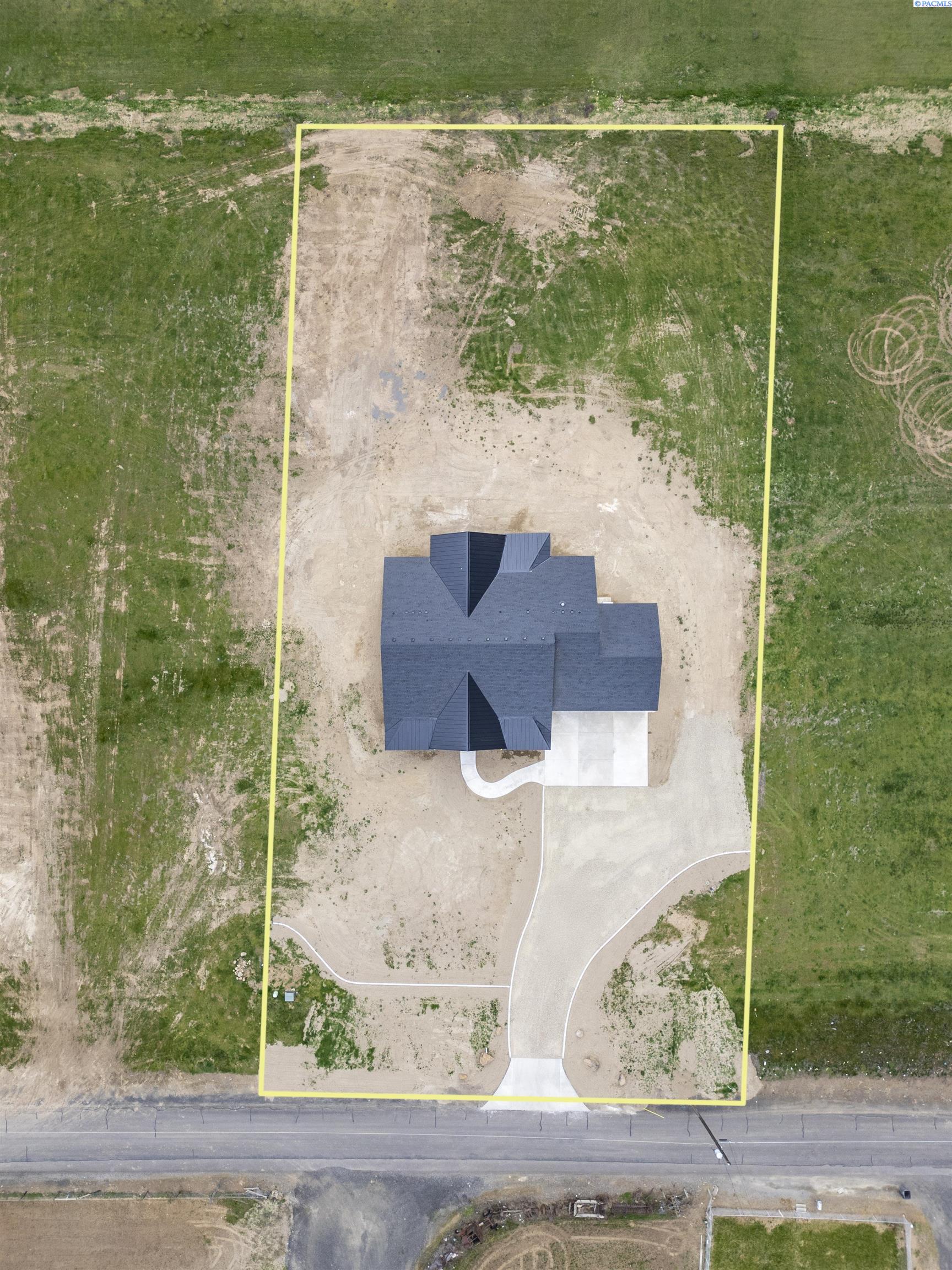 6133 Moore Rd, Prosser, WA 99350