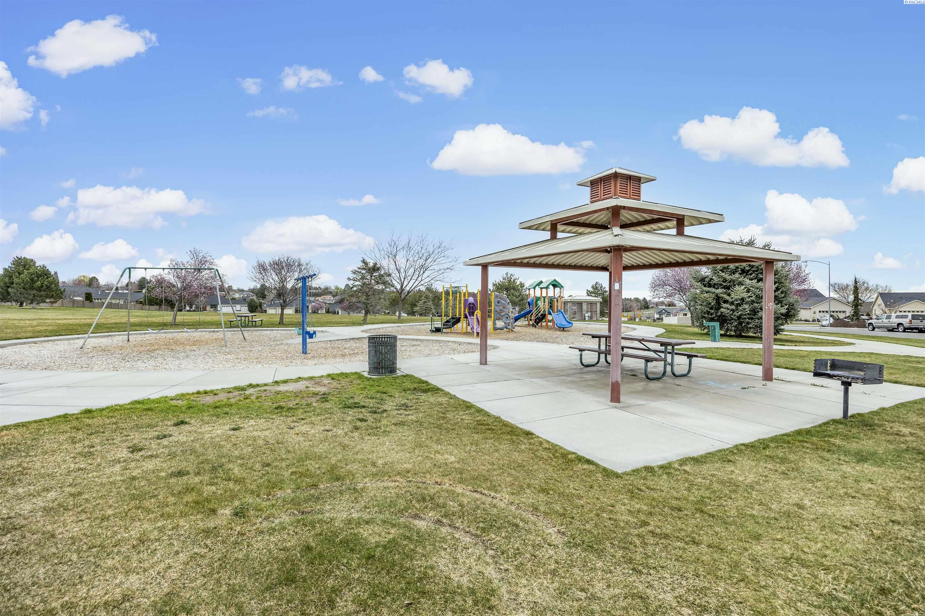 4502 Tamarisk Dr, Pasco, WA 99301