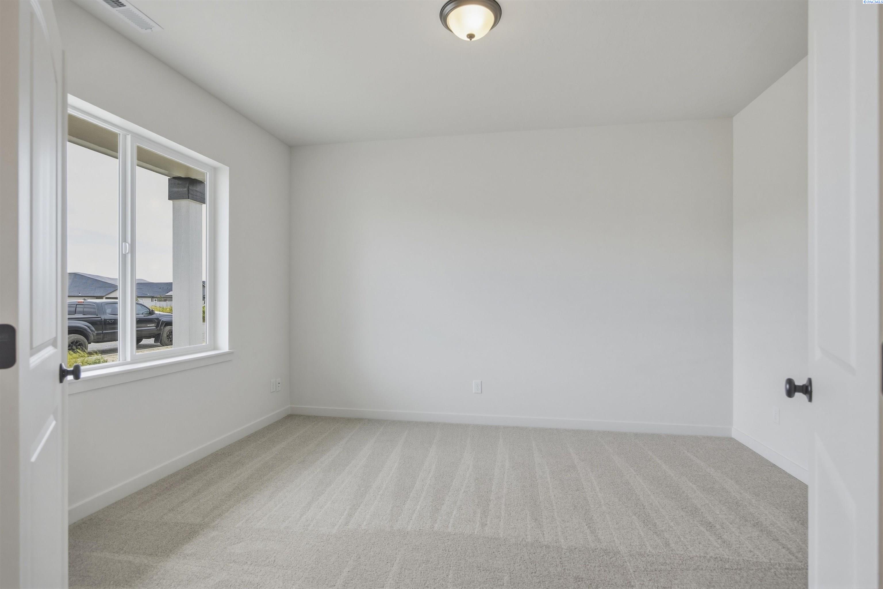 215 Packer St, Prosser, WA 99350
