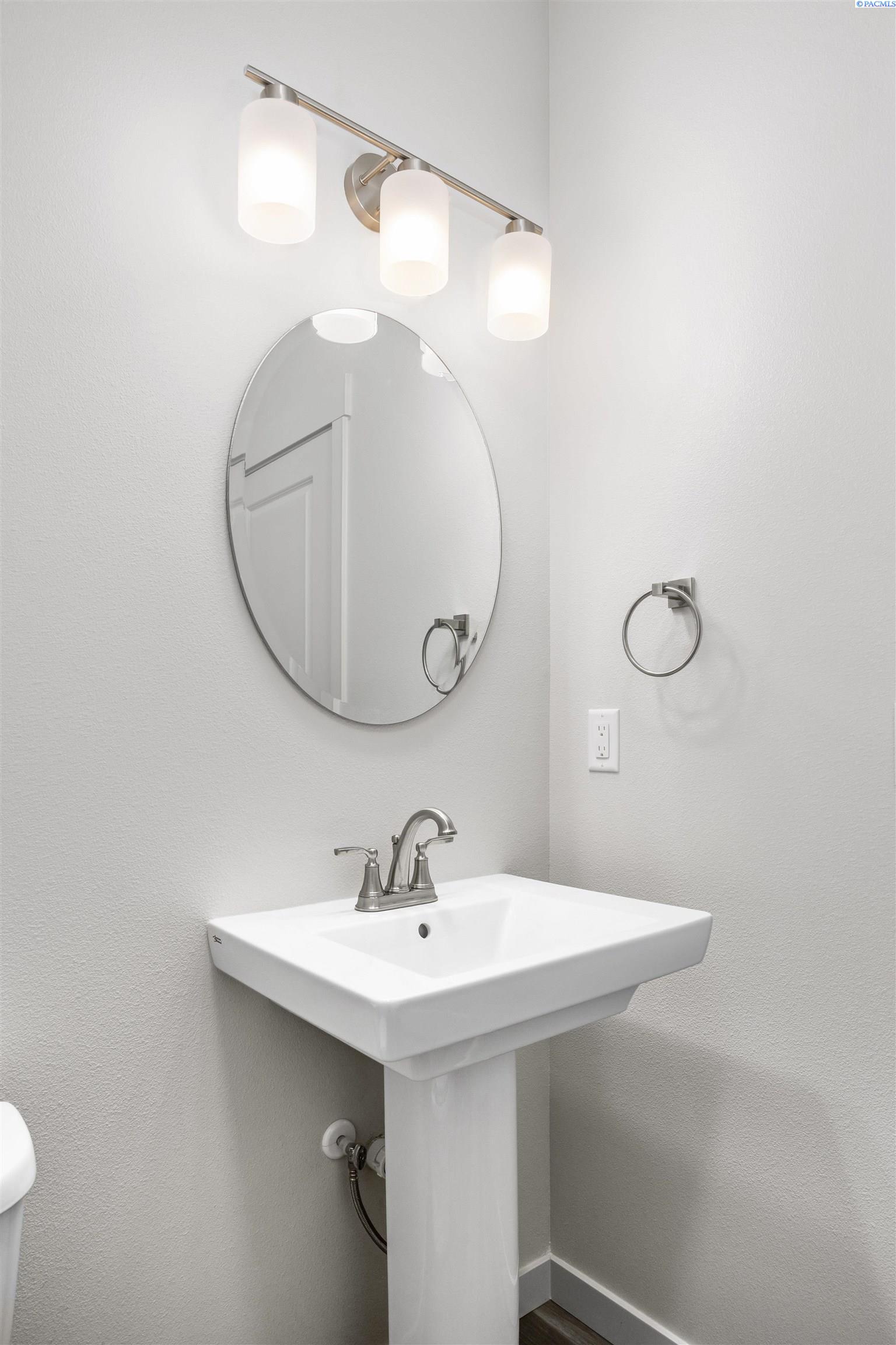 215 Packer St, Prosser, WA 99350