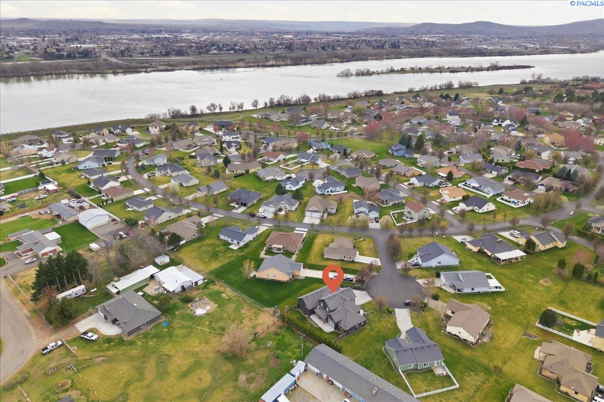 5 Tulip Ct, Pasco, WA 99301