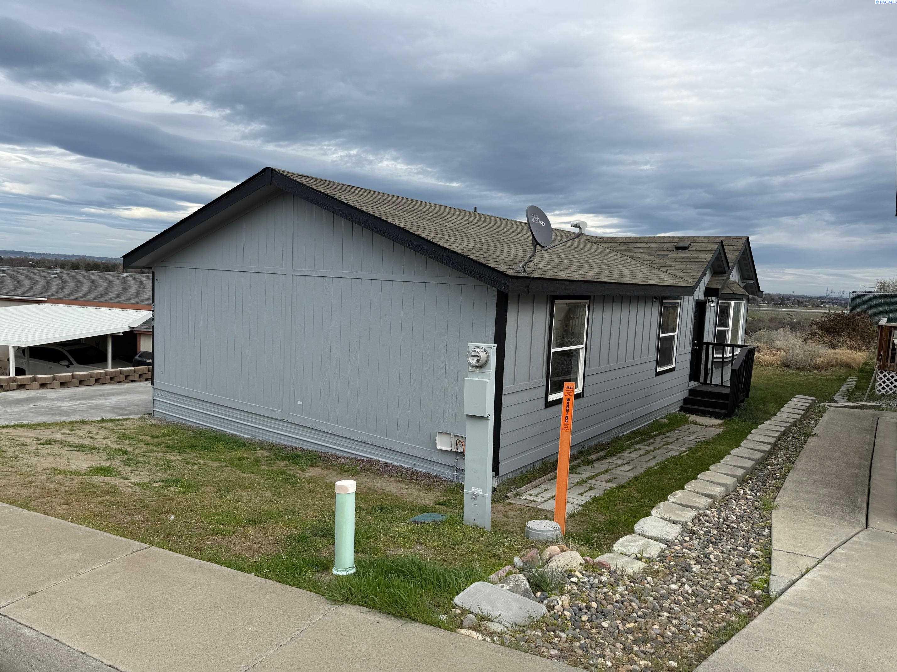 624 Lonetree Ln, Richland, WA 99352