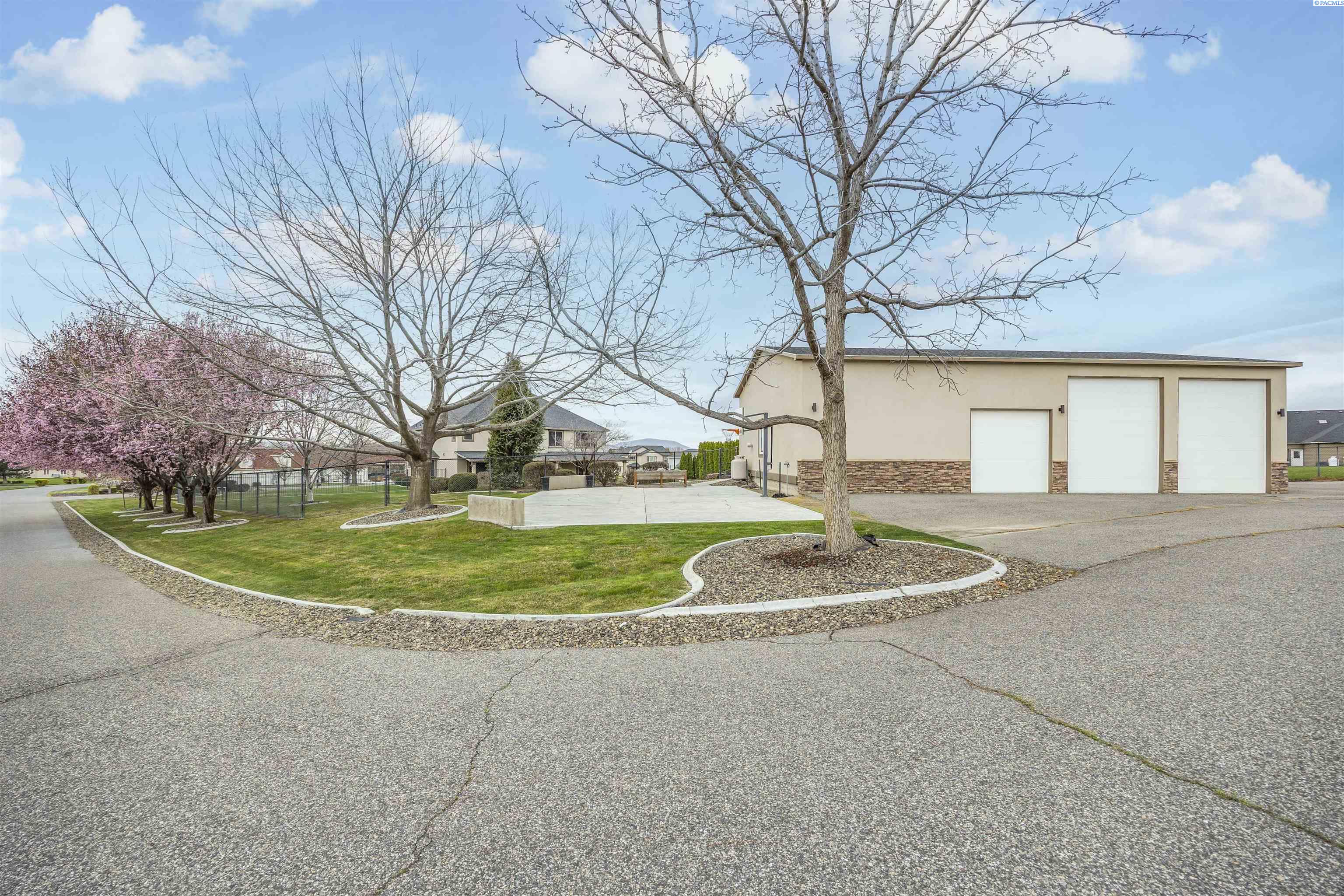 7515 Sandy Ridge Rd, Pasco, WA 99301