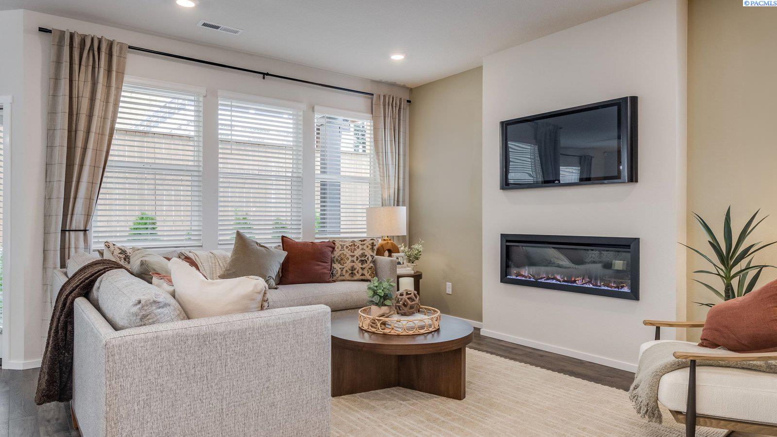 6427 Polar Dr, Pasco, WA 99301