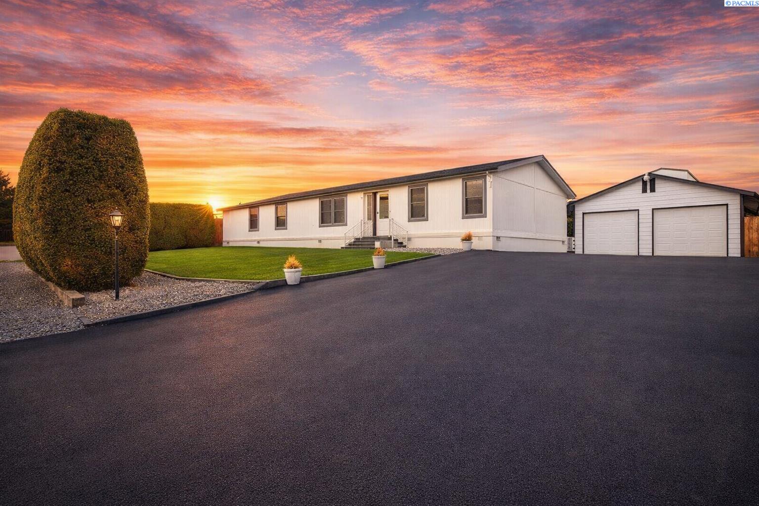 3110 24th Ave, Kennewick, WA 99337