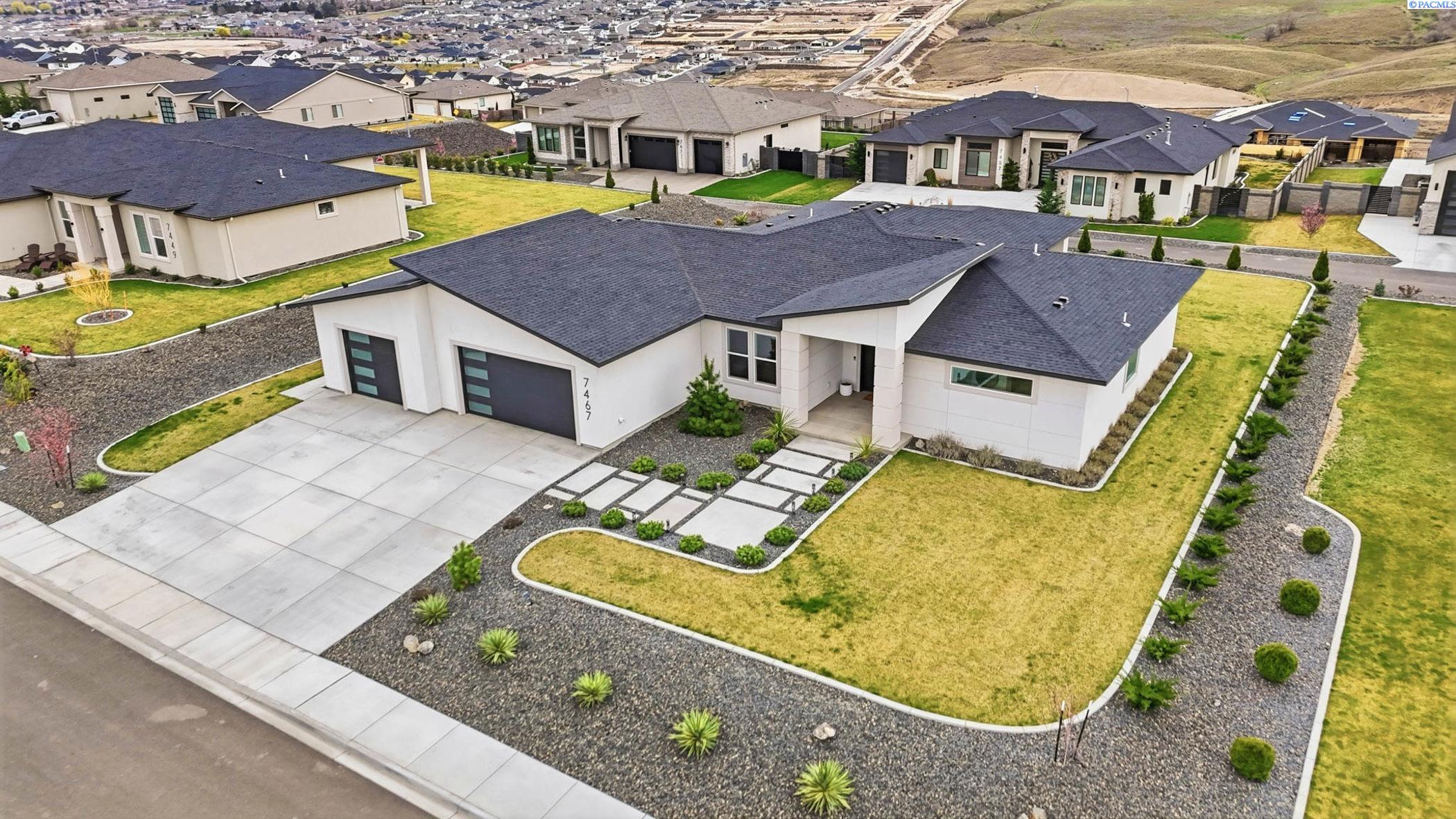 7467 22nd , Kennewick, WA 99338