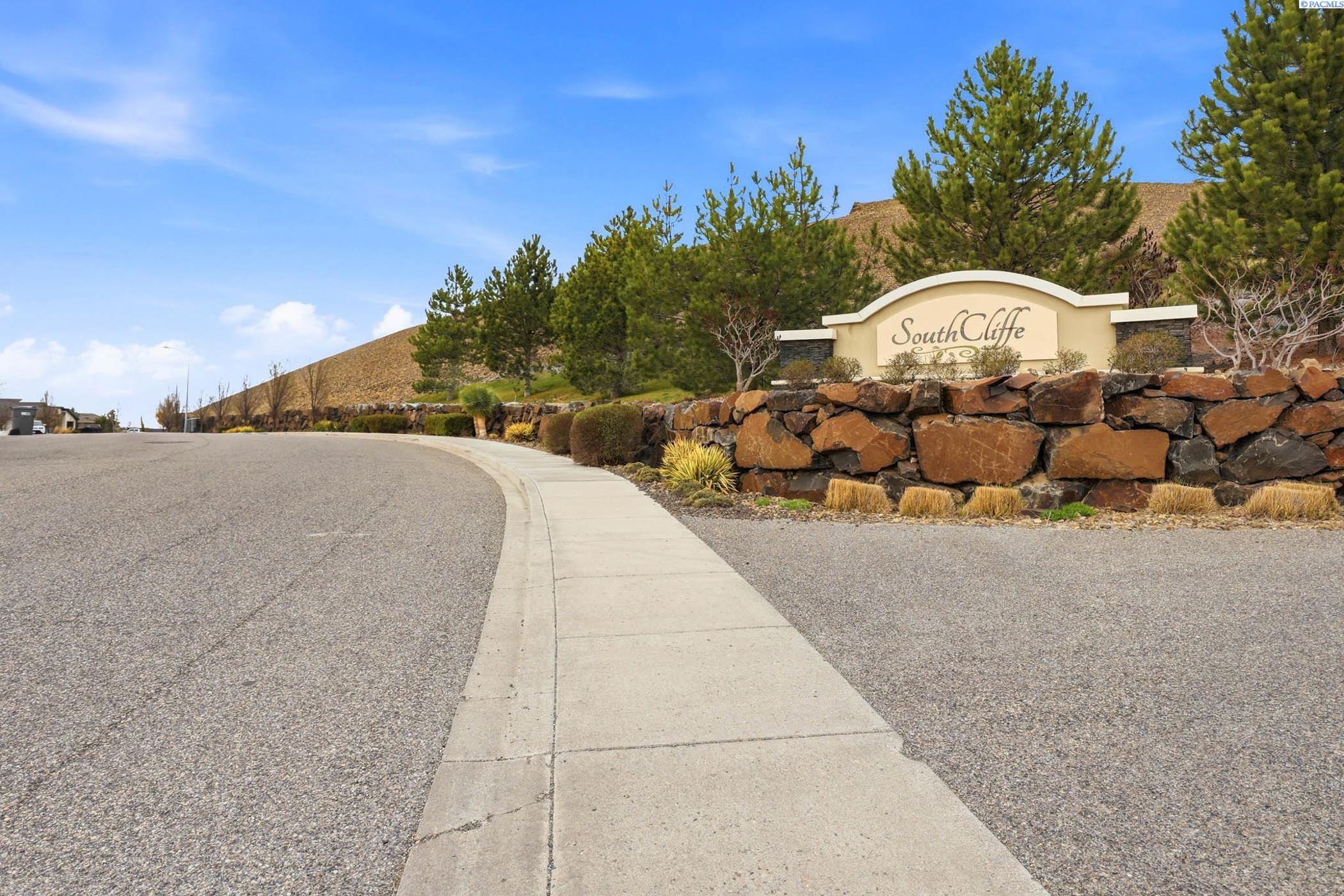 7467 22nd , Kennewick, WA 99338