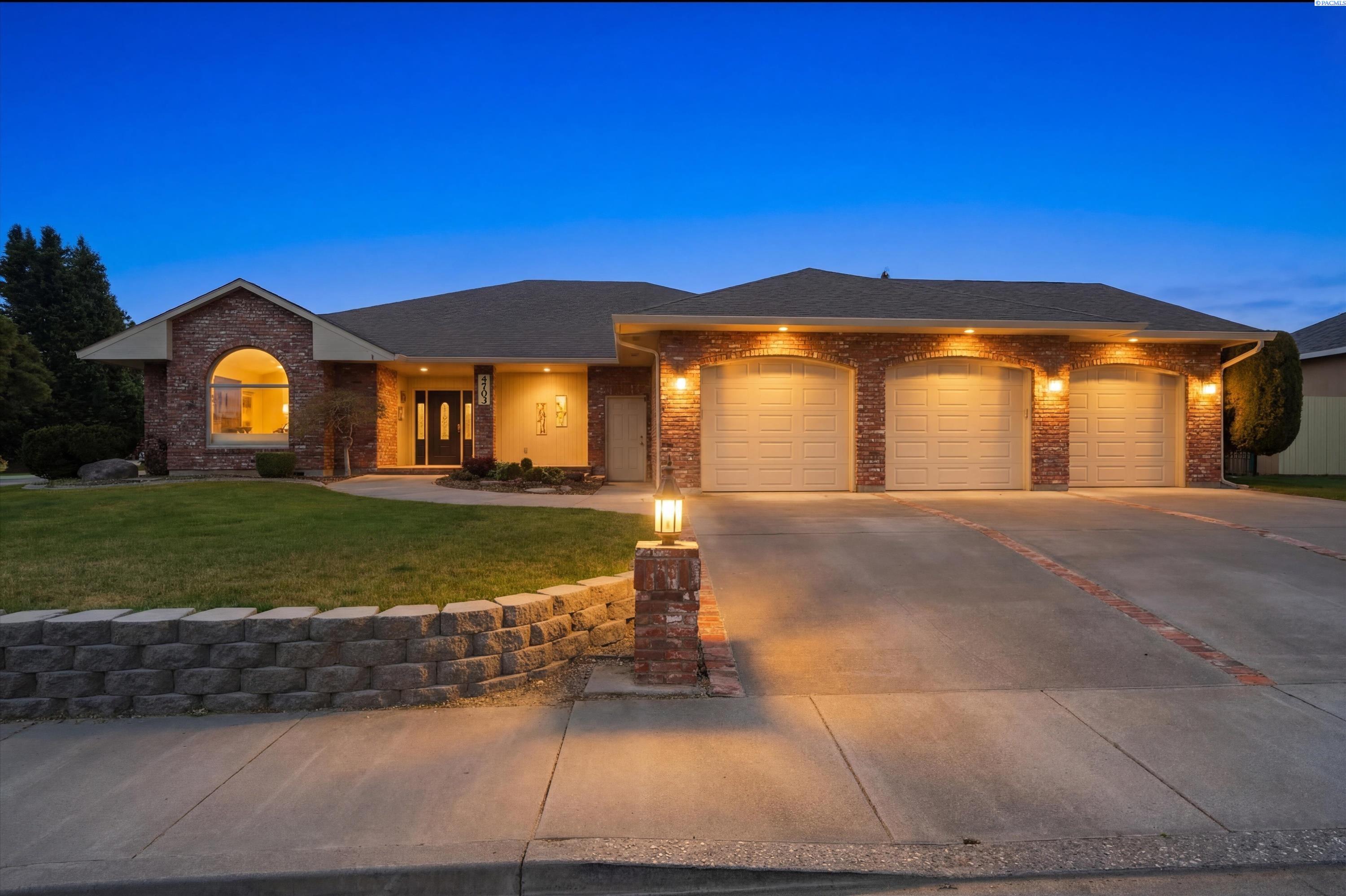 4703 20th Ave, Kennewick, WA 99338