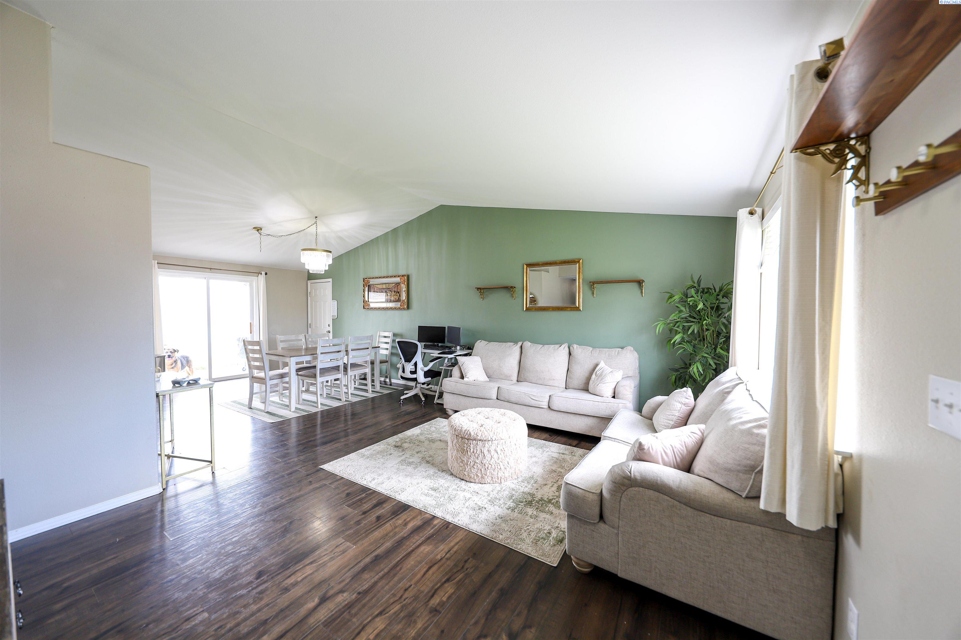 4728 Forsythia St, West Richland, WA 99353