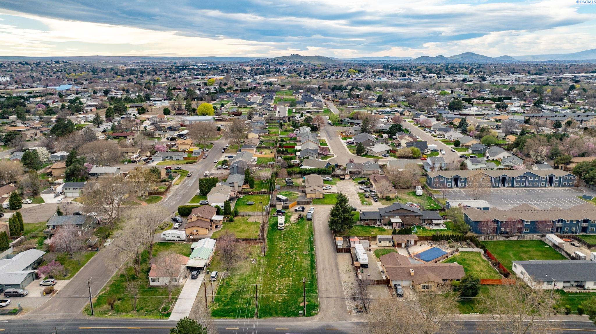 2216 Rainier St #A & B, Kennewick, WA 99337