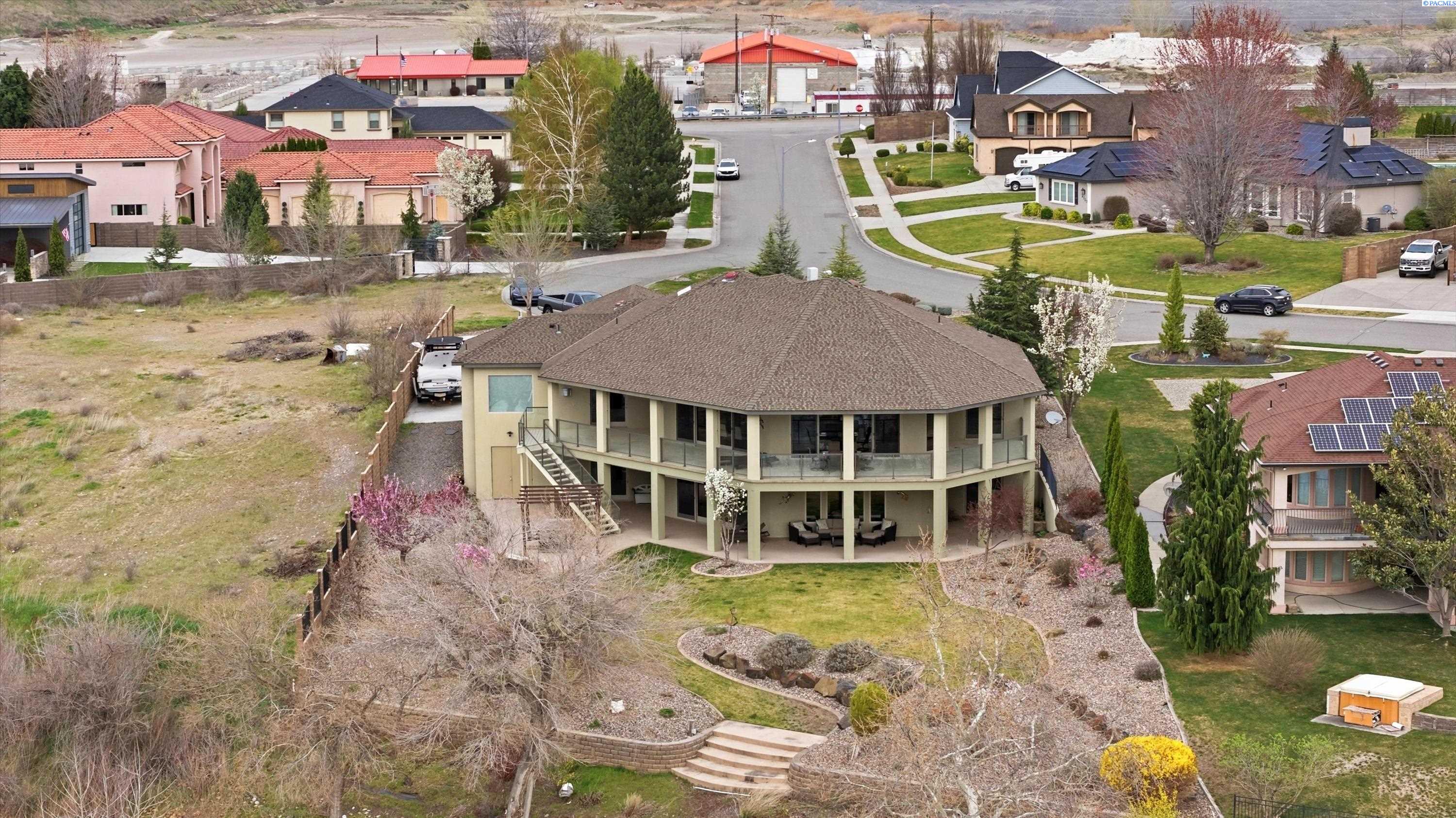 4604 Shoreline Ct, Pasco, WA 99301