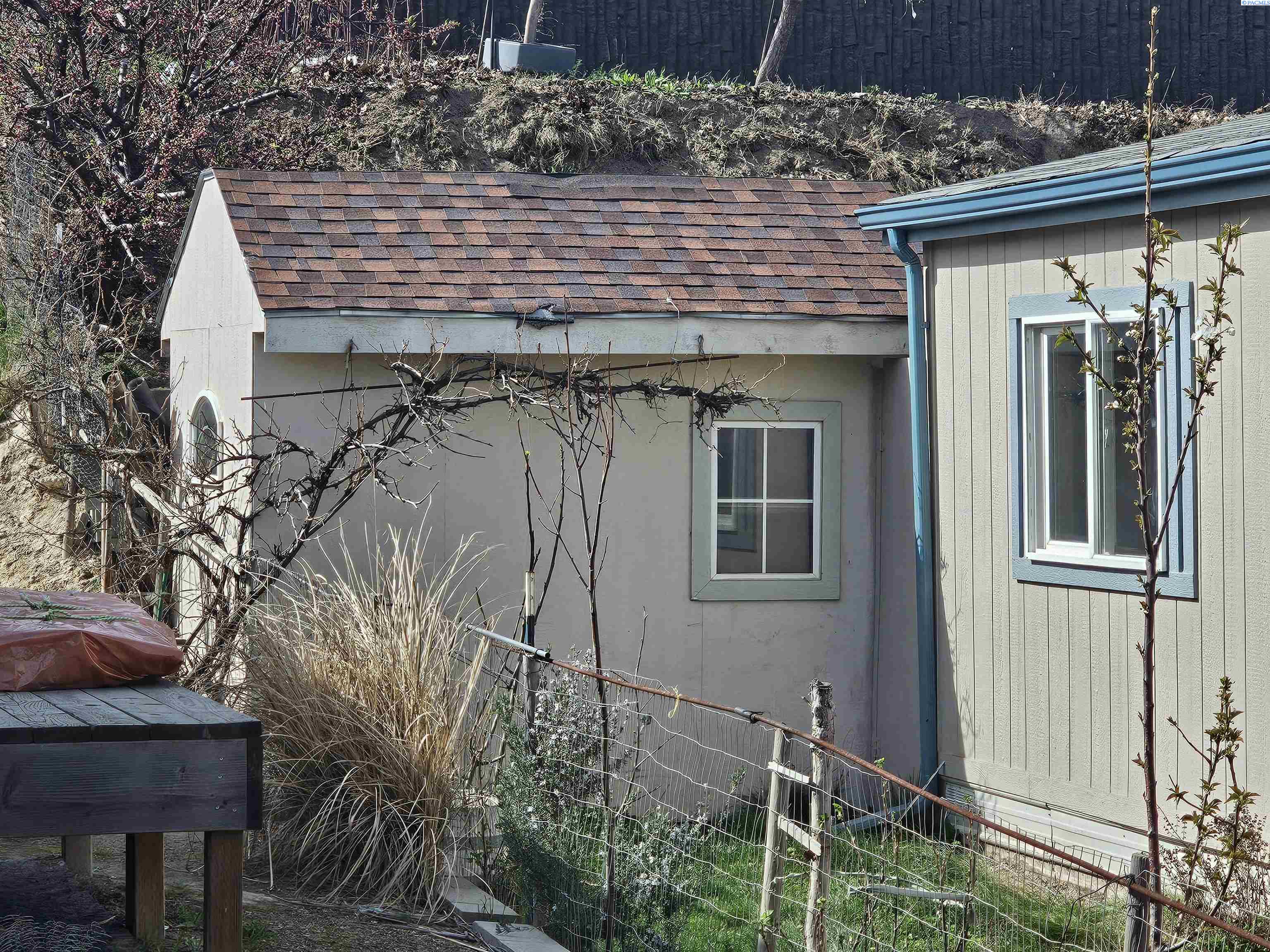 623 Lonetree Ln, Richland, WA 99352