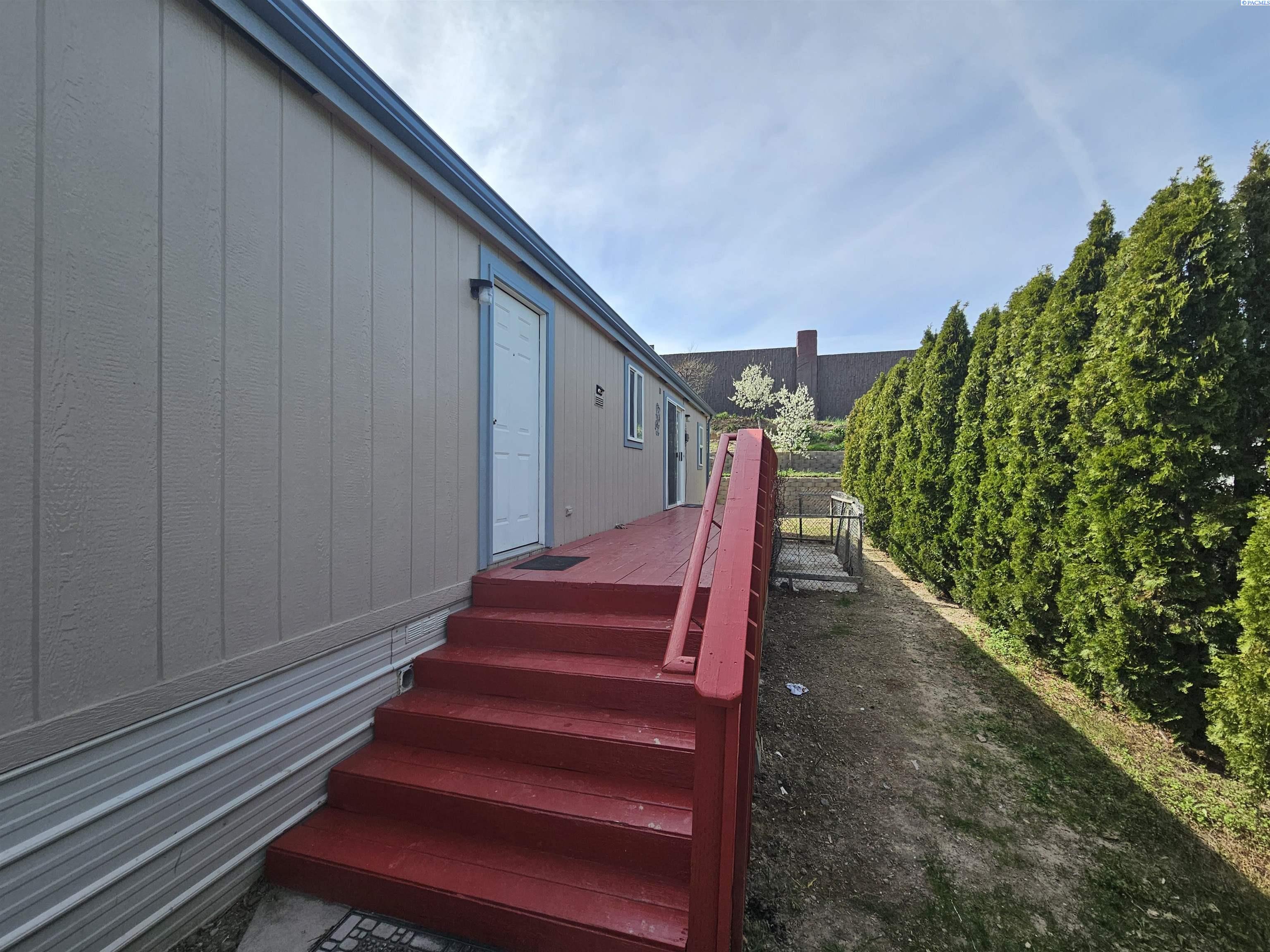 623 Lonetree Ln, Richland, WA 99352