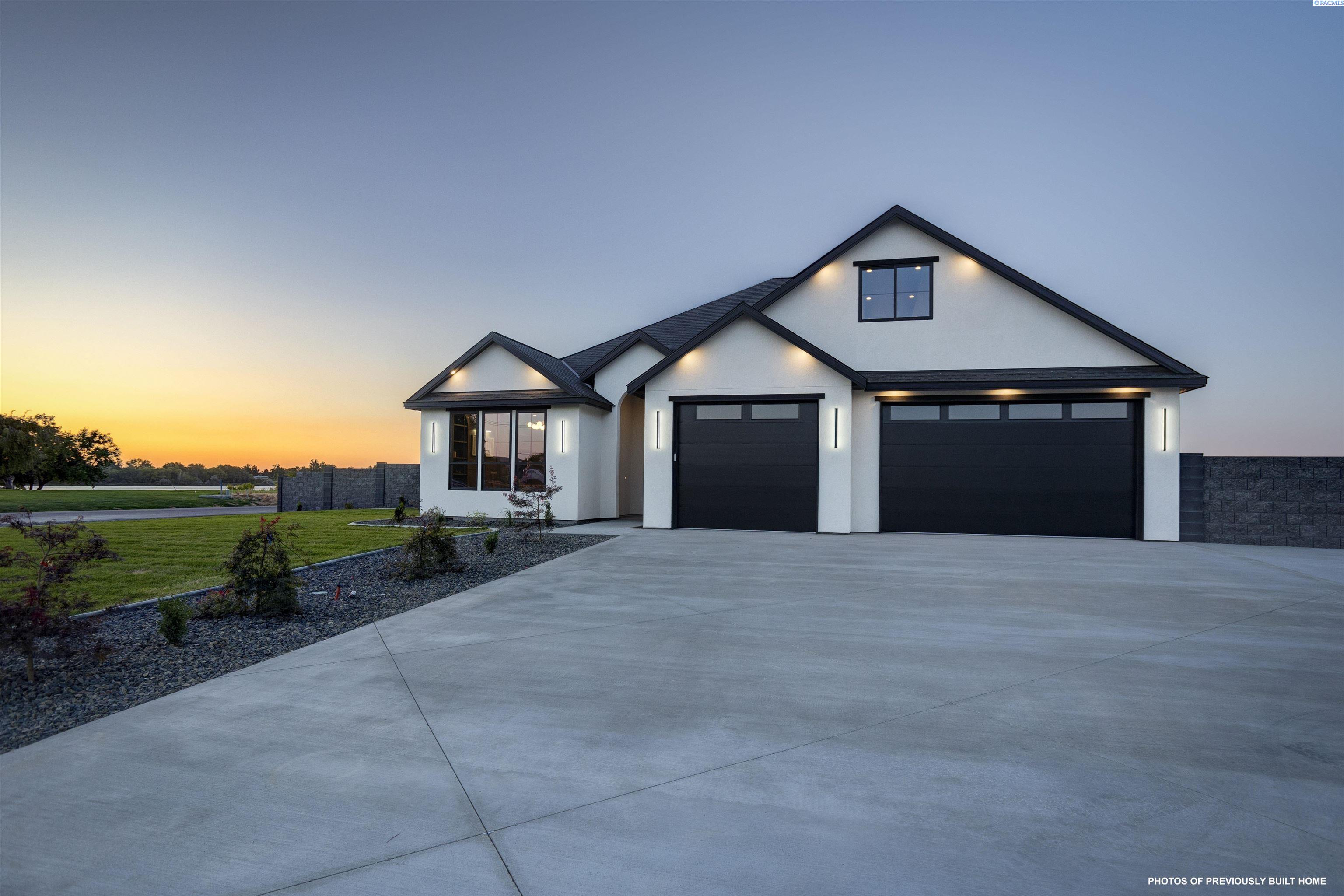 8601 Tendril Ln, Pasco, WA 99301