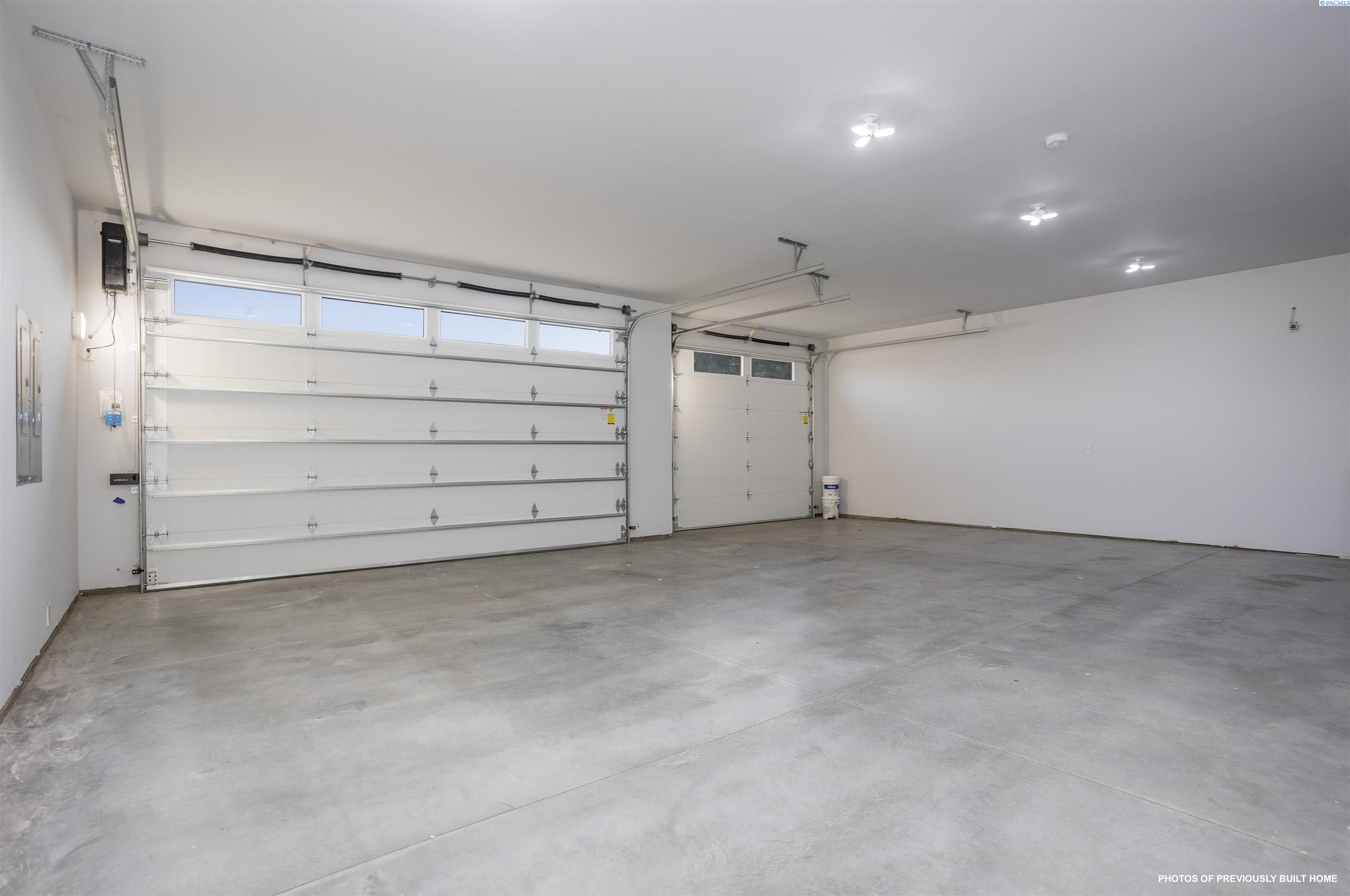 8601 Tendril Ln, Pasco, WA 99301