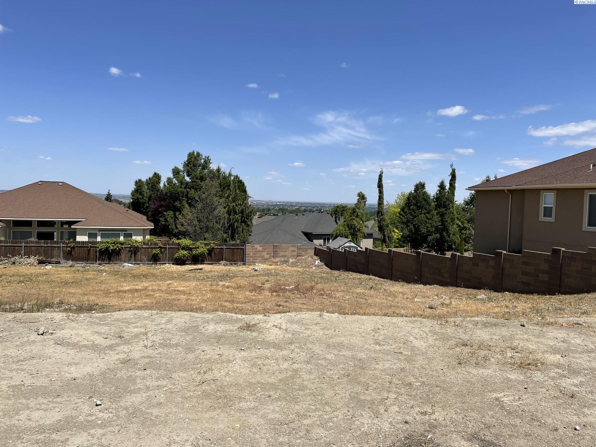 316 Soaring Hawk St, Richland, WA 99352