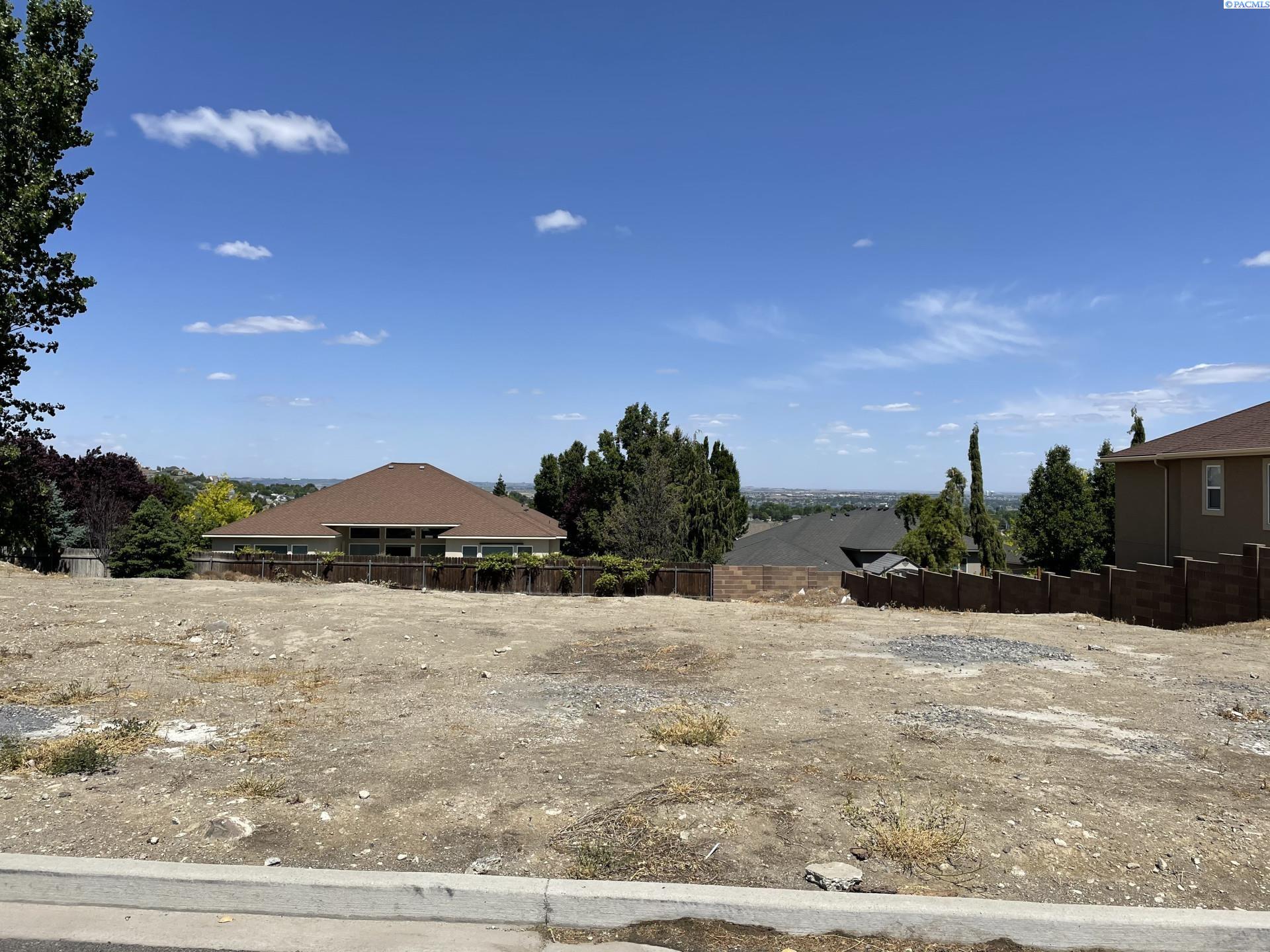 316 Soaring Hawk St, Richland, WA 99352