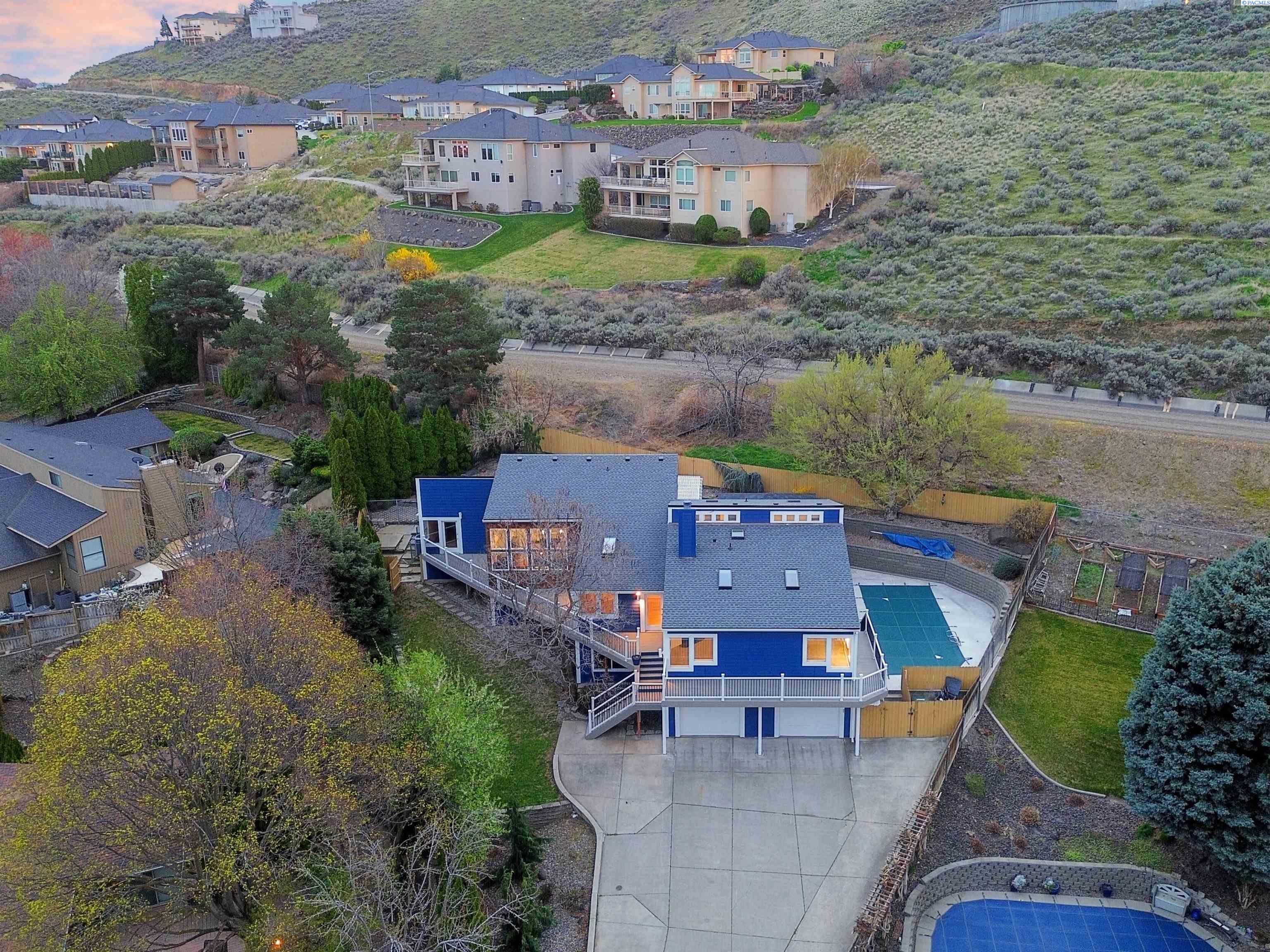 245 High Meadows St, Richland, WA 99352