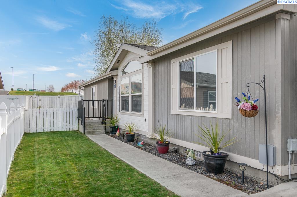 1630 Cactus Loop, Richland, WA 99352