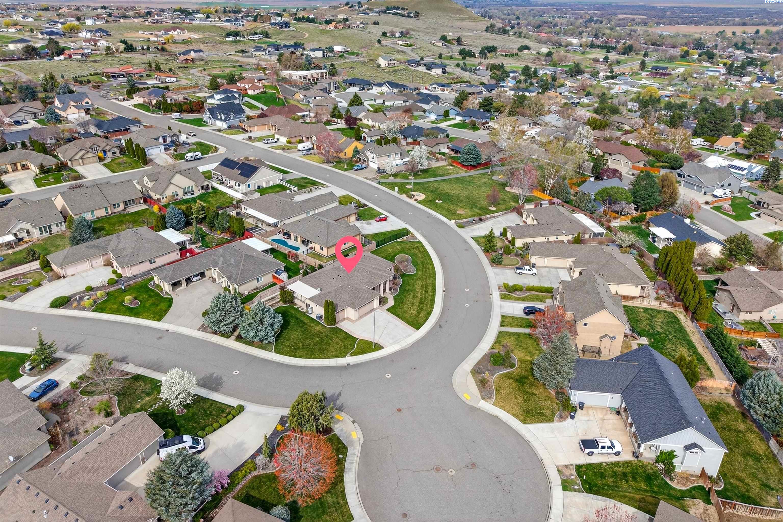 4209 Norma Loop, West Richland, WA 99353