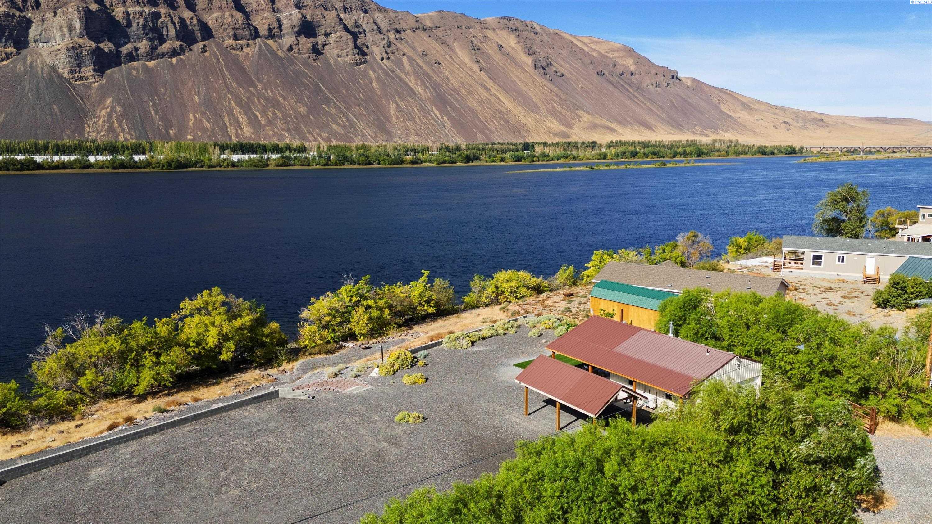 18228 SW Shore Avenue