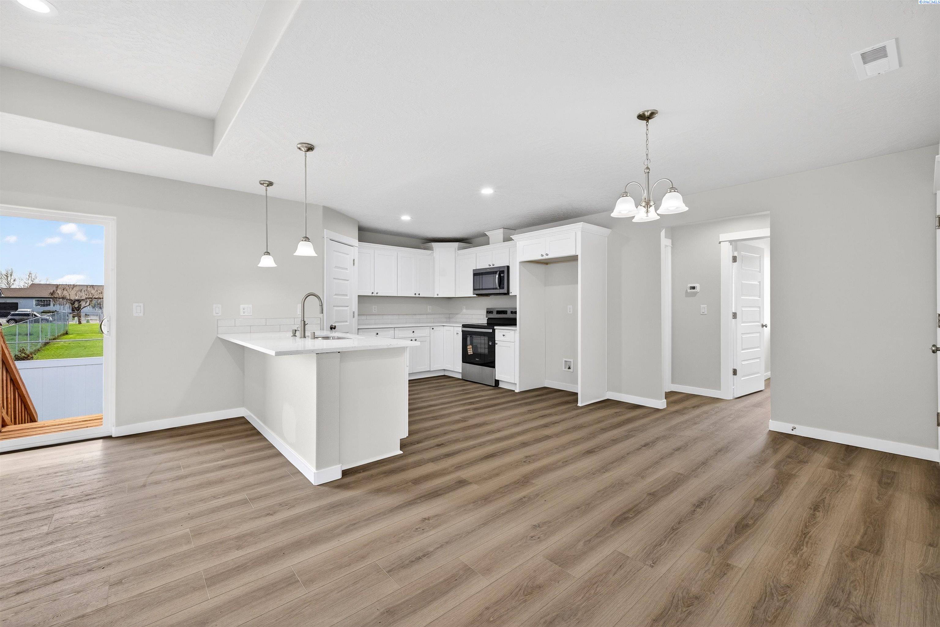 108 Luli St, Grandview, WA 99301