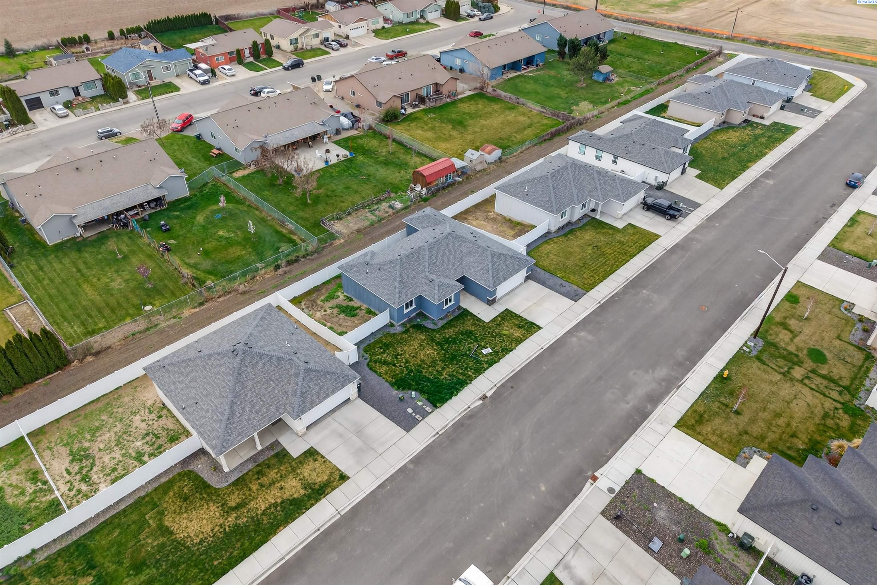 108 Luli St, Grandview, WA 99301