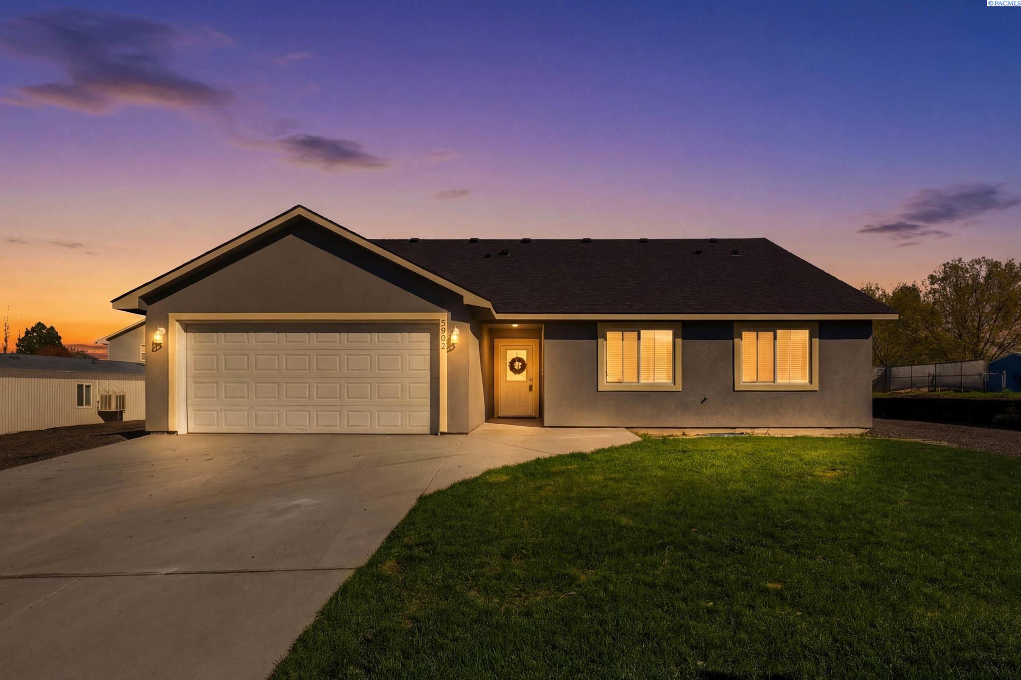3902 Snow Ln, Benton City, WA 99320