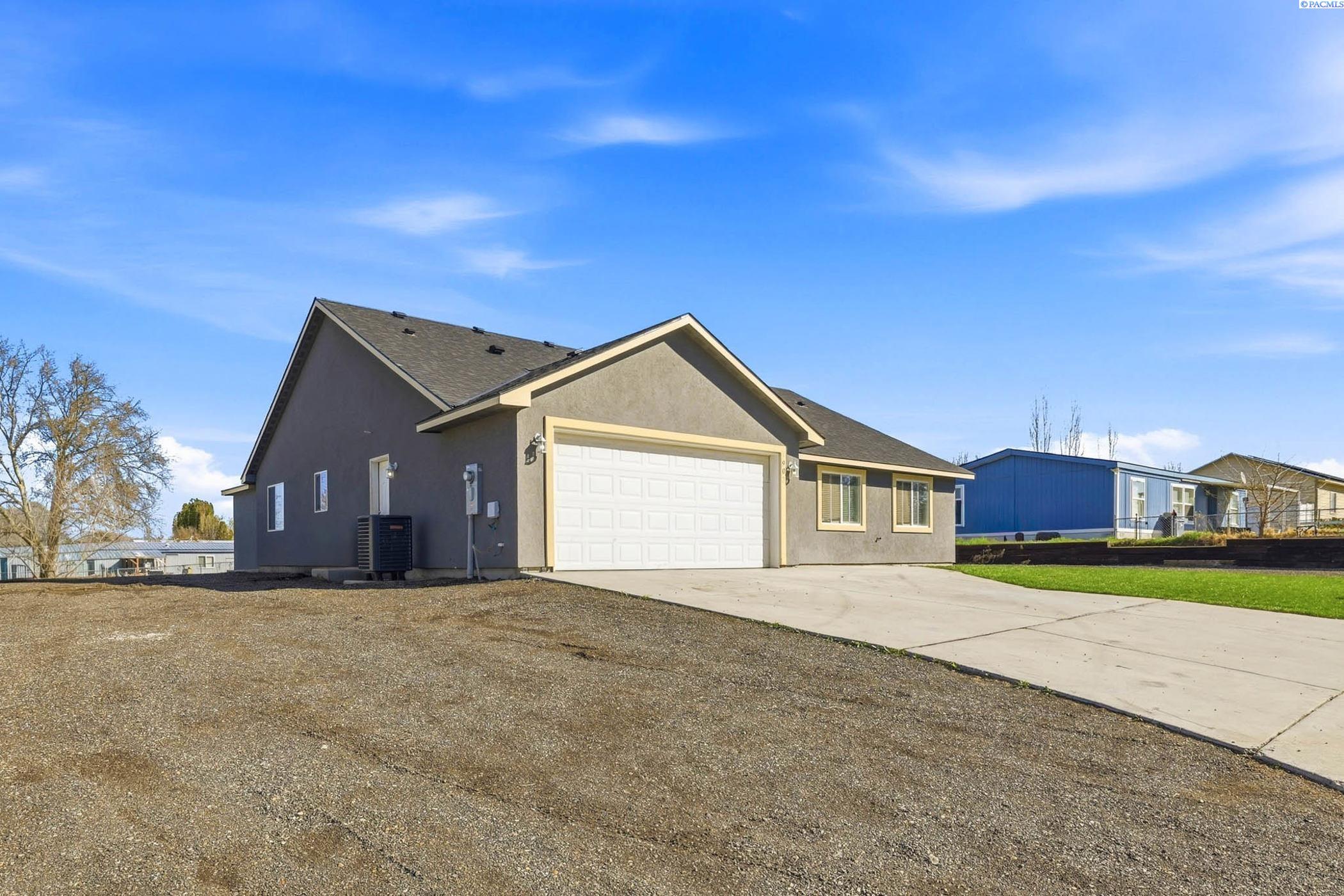 3902 W Snow Ln, Benton City WA 99320
