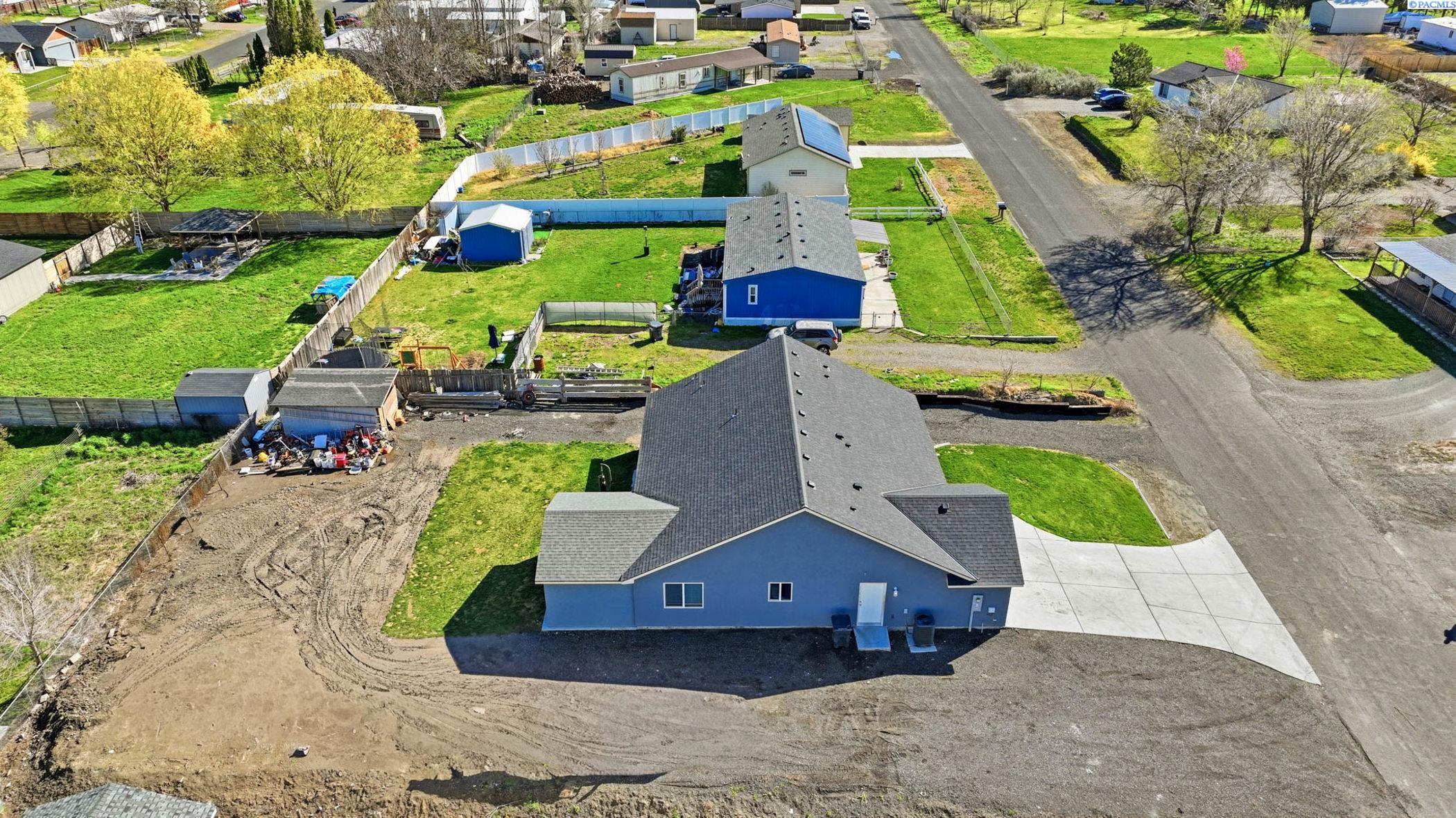 3902 Snow Ln, Benton City, WA 99320