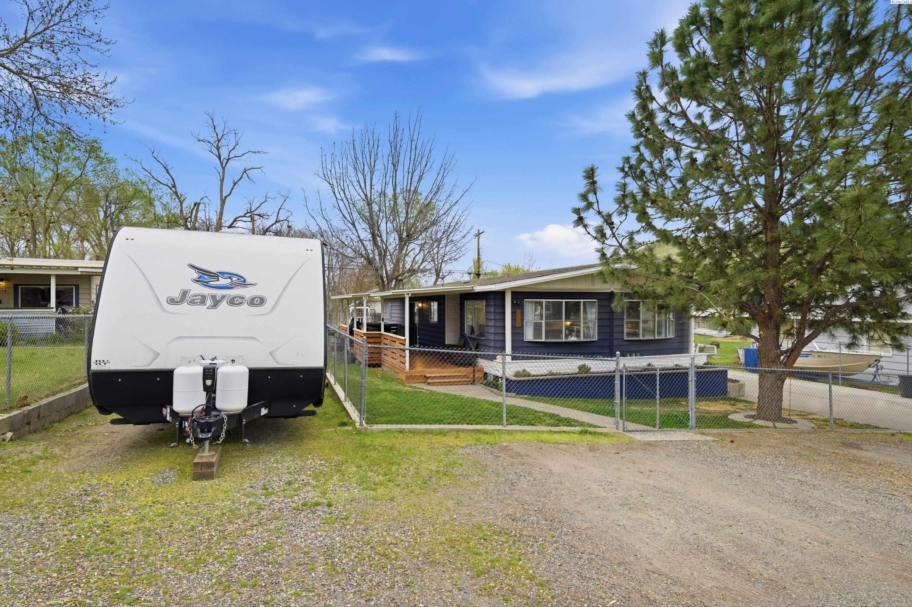 512 61st Ave, West Richland, WA 99353