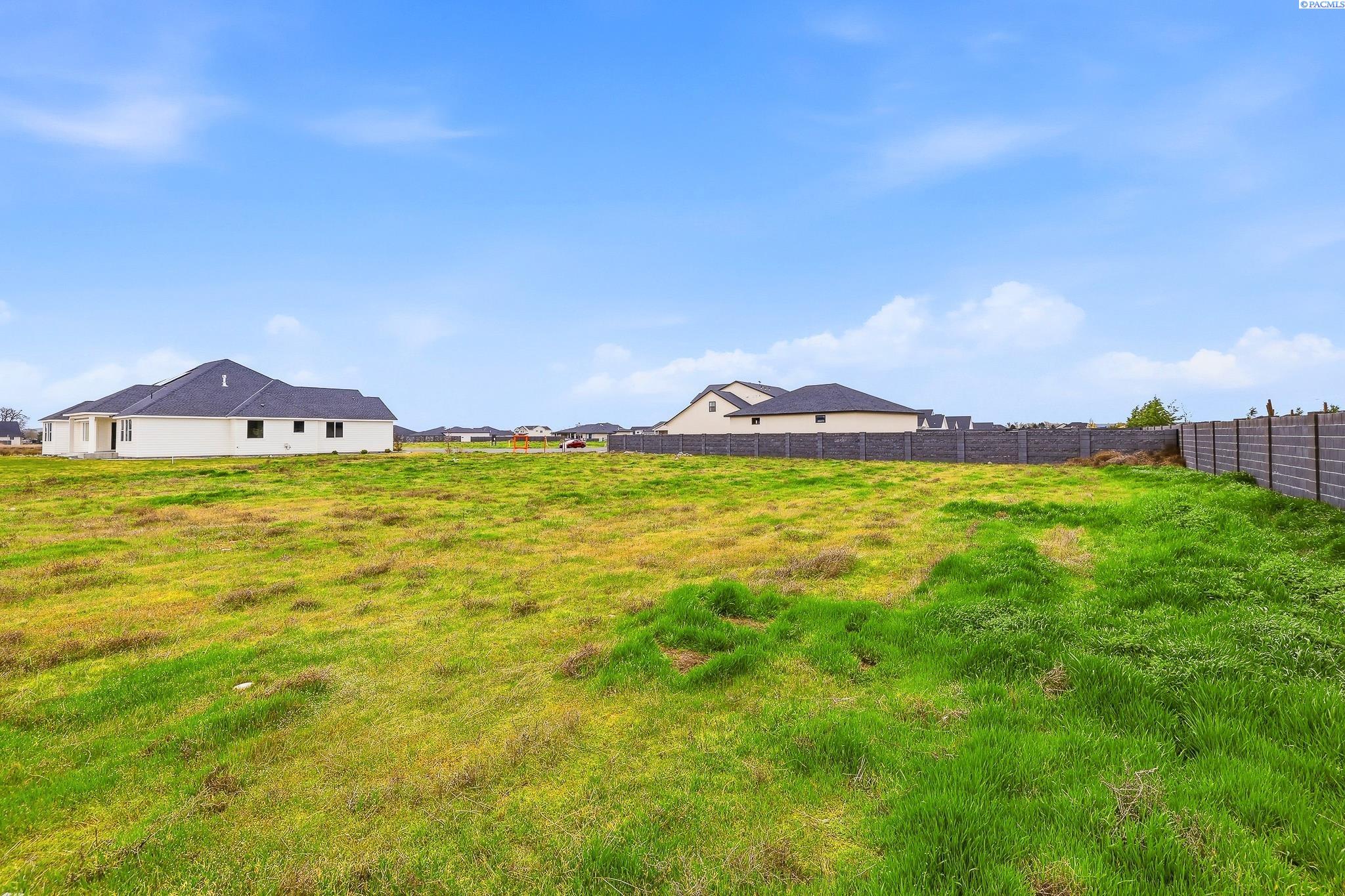 12700 Blackfoot Dr, Pasco, WA 99301