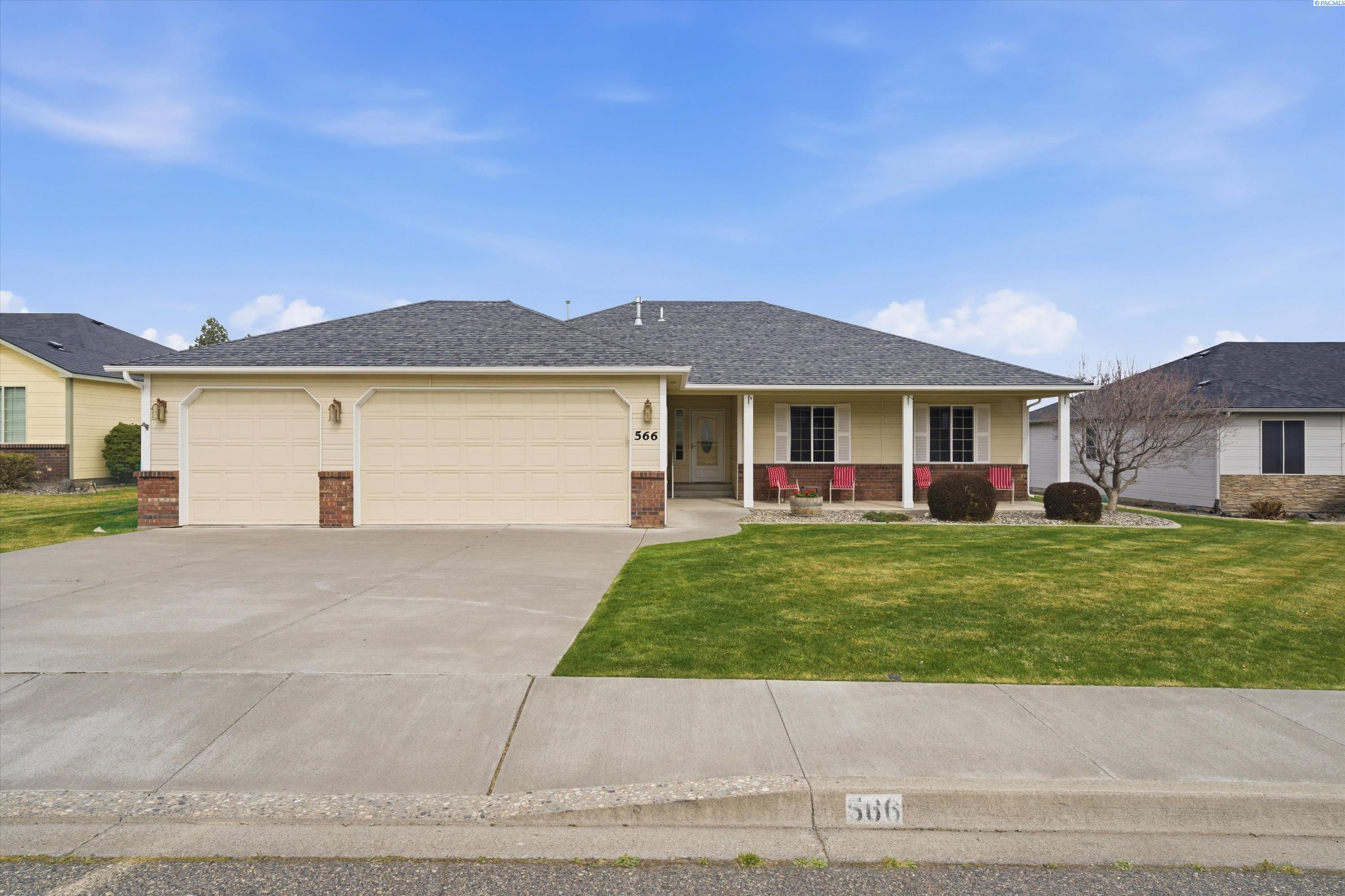 566 Oahu St, Richland, WA 99352-7319