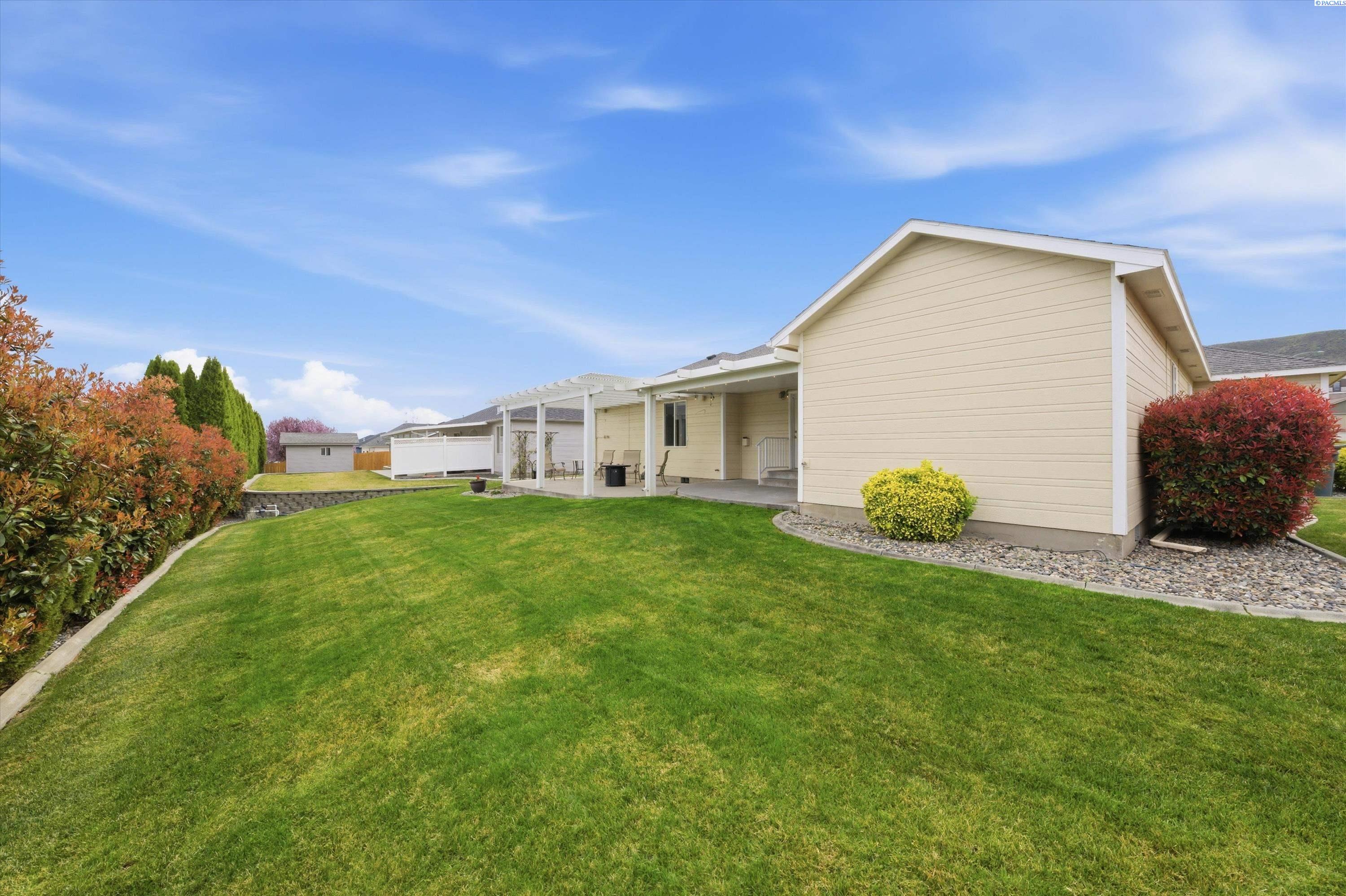 566 Oahu St, Richland, WA 99352-7319