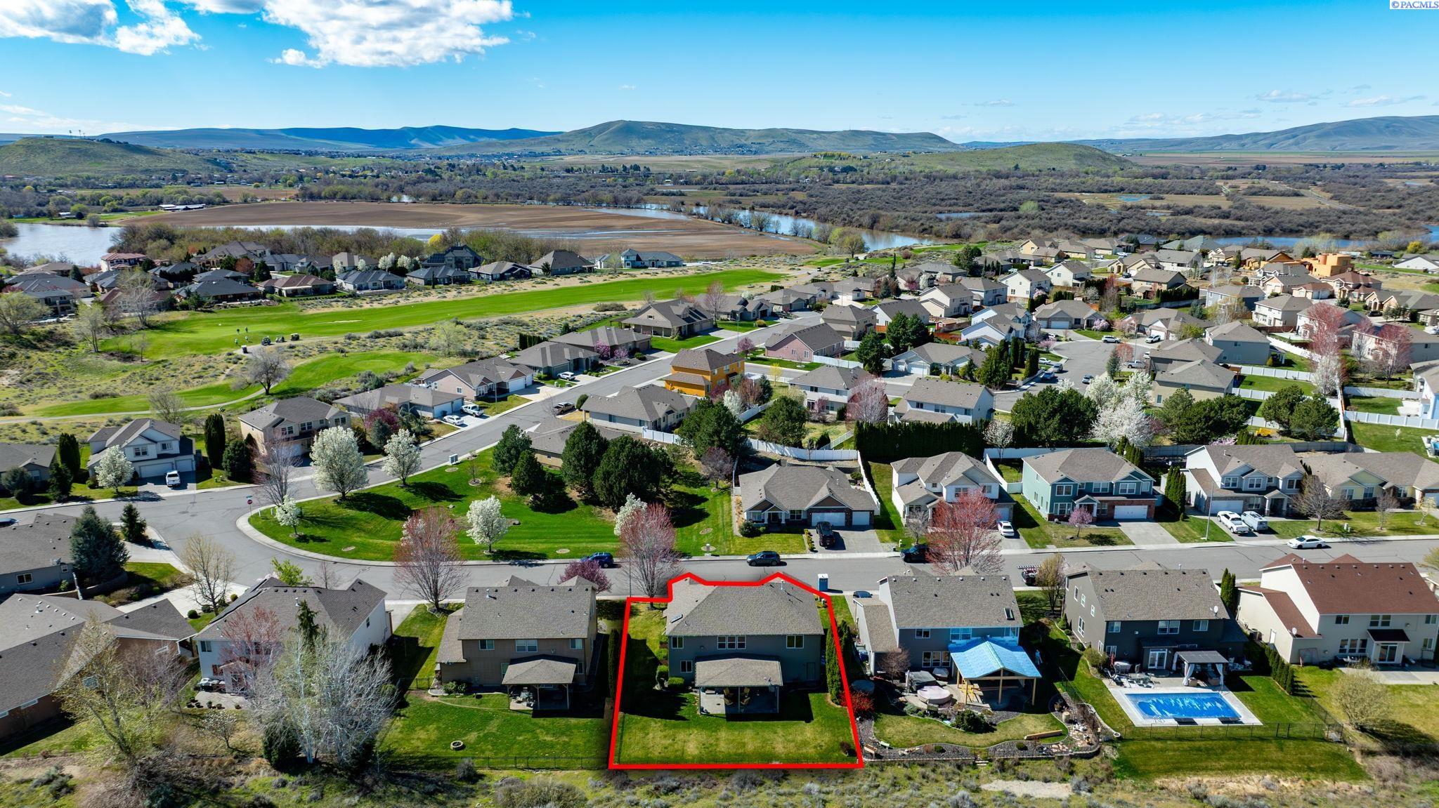 2924 Redrock Ridge Loop, Richland, WA 99354