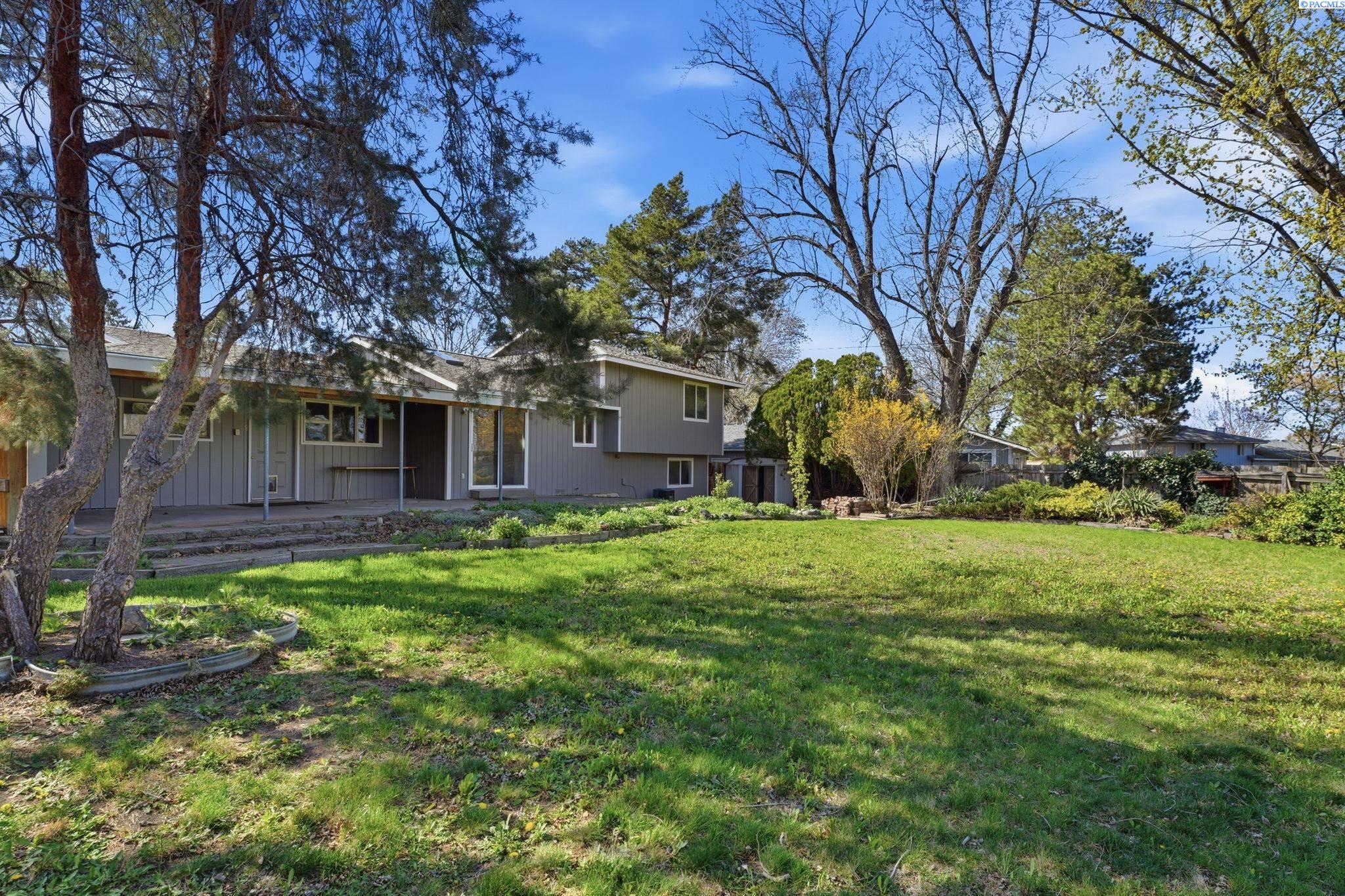 702 36th Pl, Kennewick, WA 99337