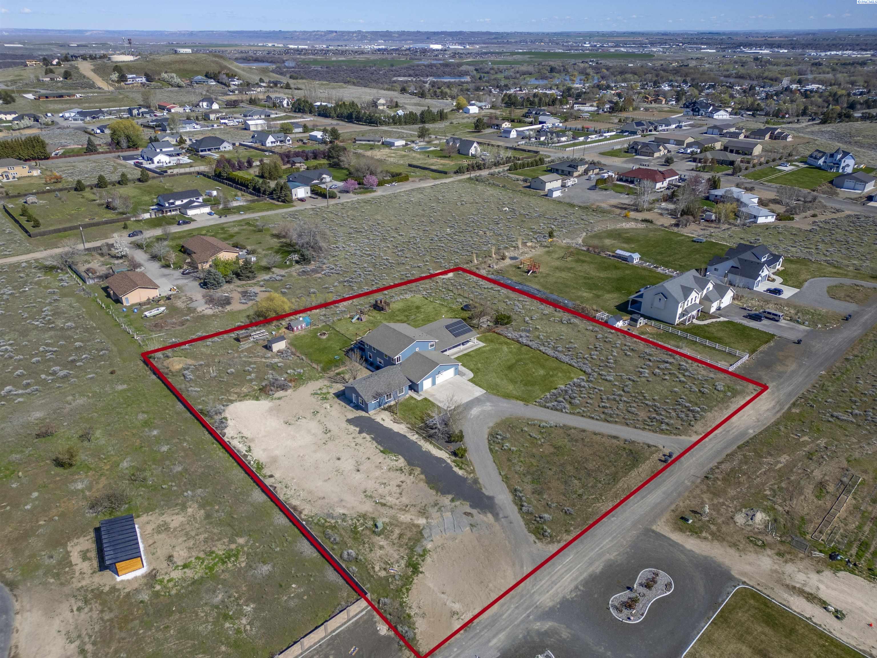 5600 Laurel Dr, West Richland, WA 99353