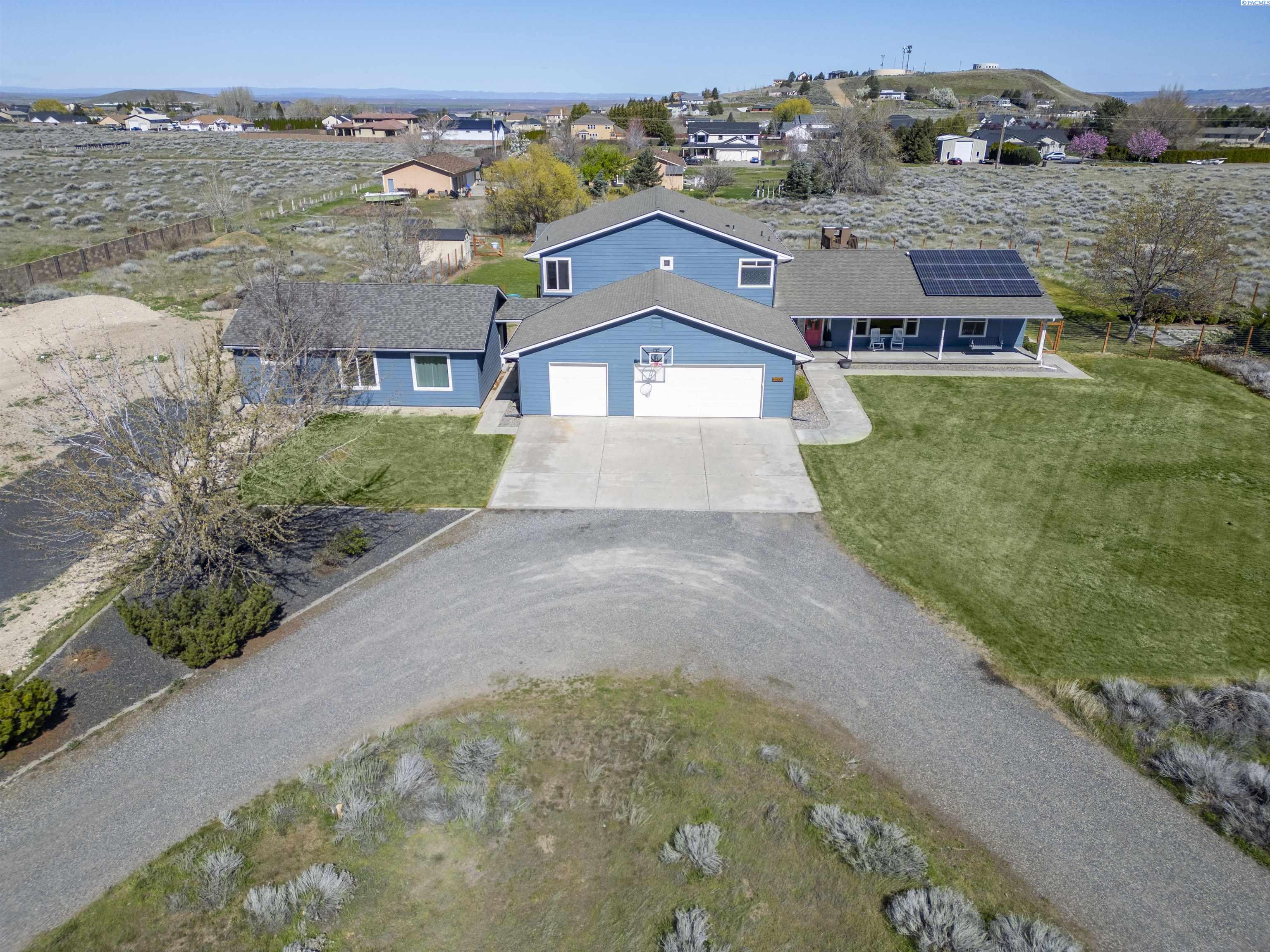 5600 Laurel Dr, West Richland, WA 99353